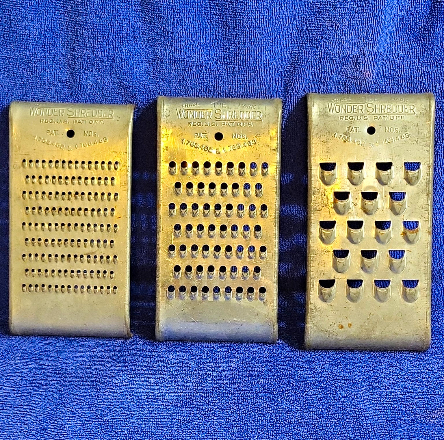 Wonder Shredder Vintage Flat Grater Set of 3 Metal Silver Manual w/Storage