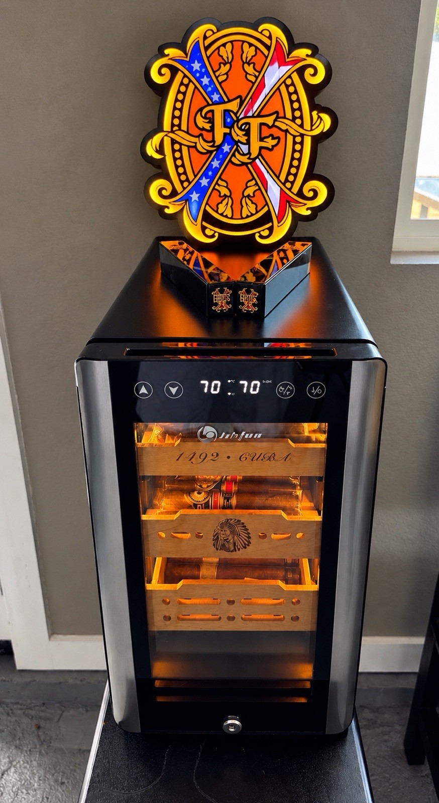 arturo fuente opus x Sign