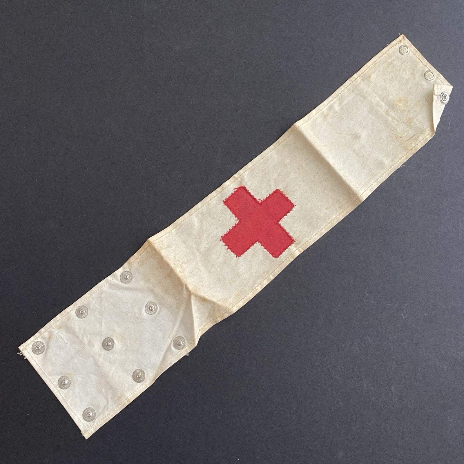 Vintage WW2 Era Original US Army Military Medic Red Cross ARMBAND W/ Klikit RAU Vintage WW2 Era Original US Army Military Medic Red Cross ARMBAND W/ Klikit RAU