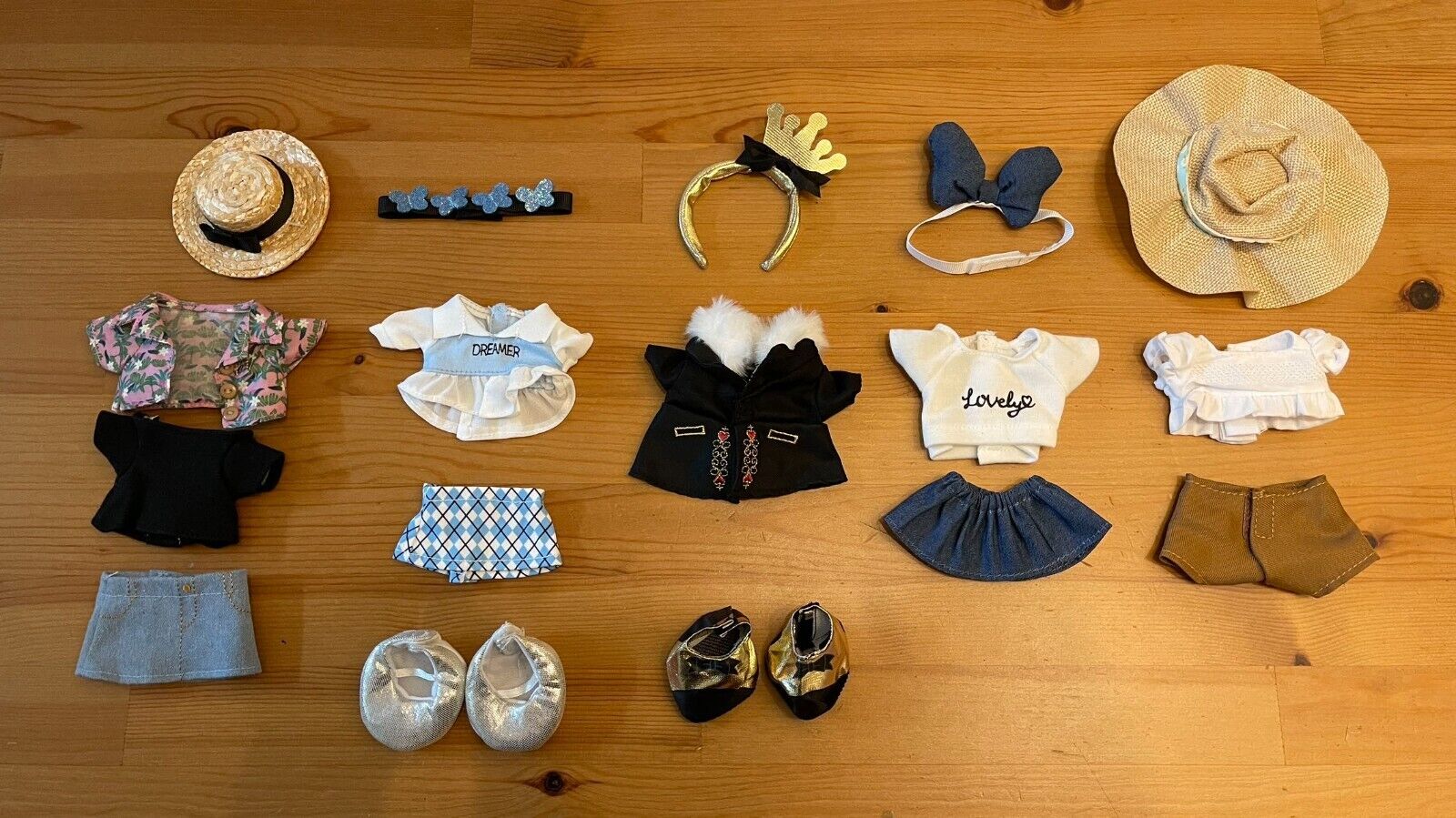 19 sets of Disney nuiMOs outfits