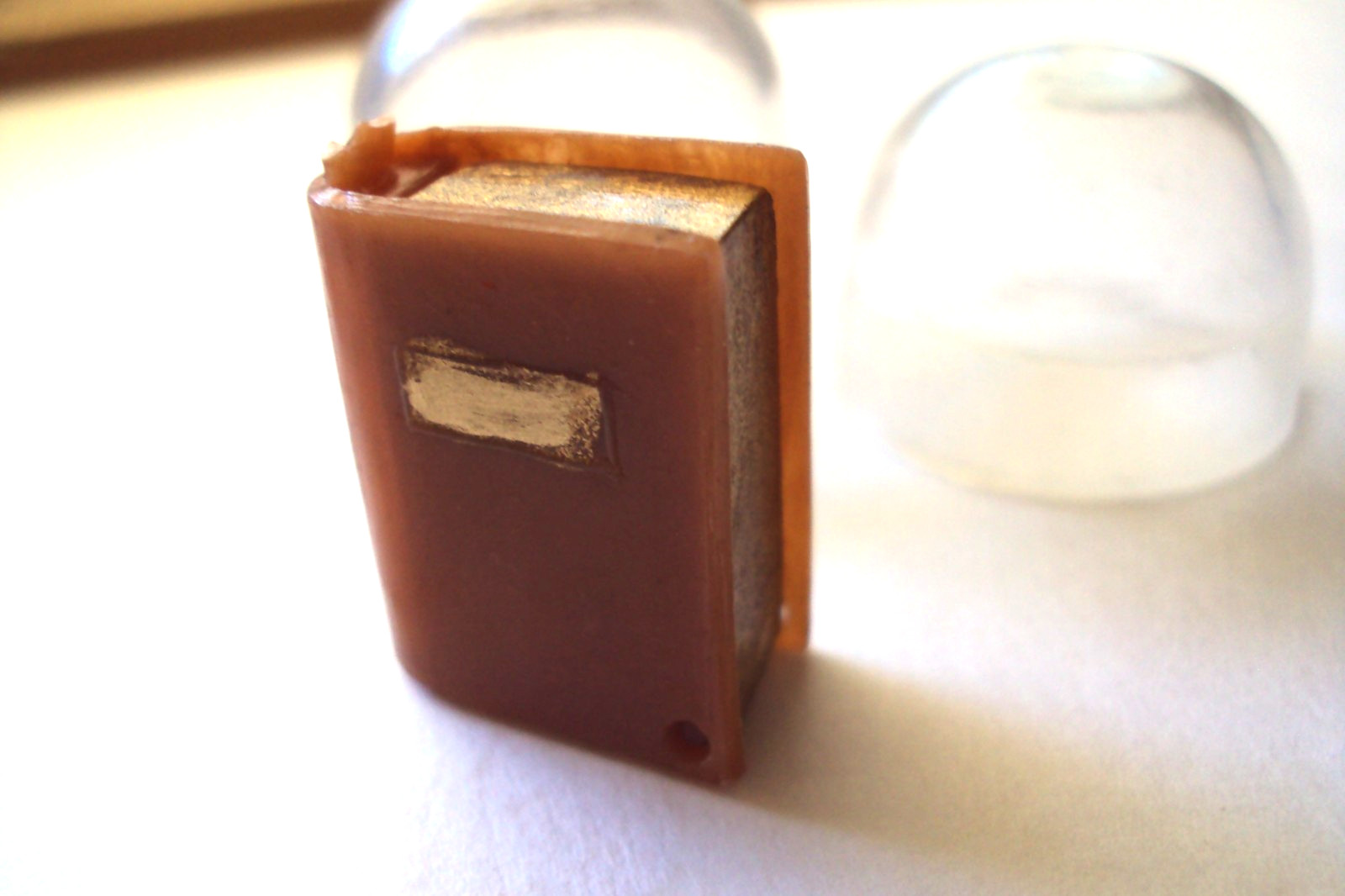 Vtg Gumball Charm Cracker Jack 60's MECHANICAL SECRET BOOK /WALLET Vending prize