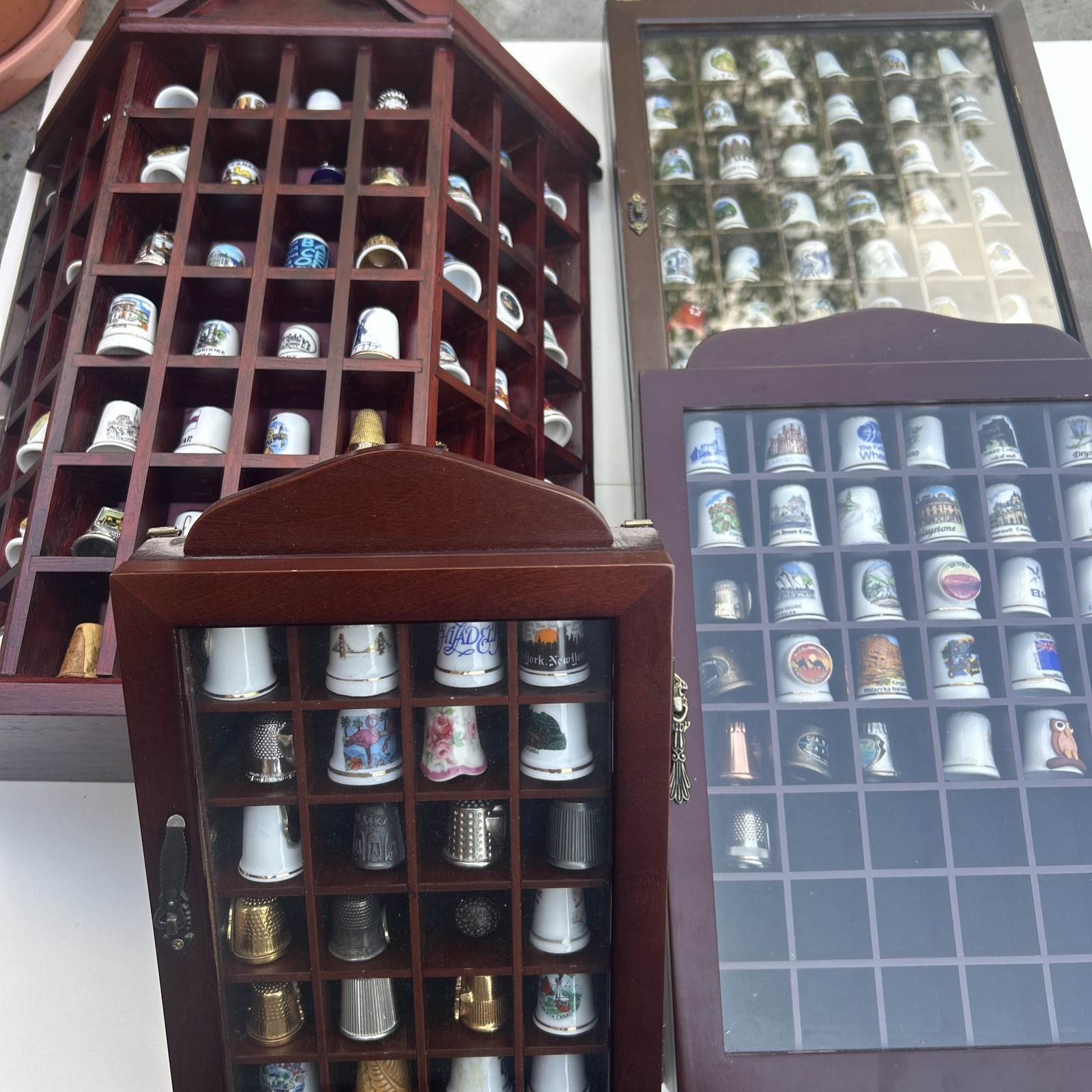 Vintage Thimbles Huge Joblot Collection Bundle Souvenir 183 Pieces + 4 Display Vintage Thimbles Huge Joblot Collection Bundle Souvenir 183 Pieces + 4 Display