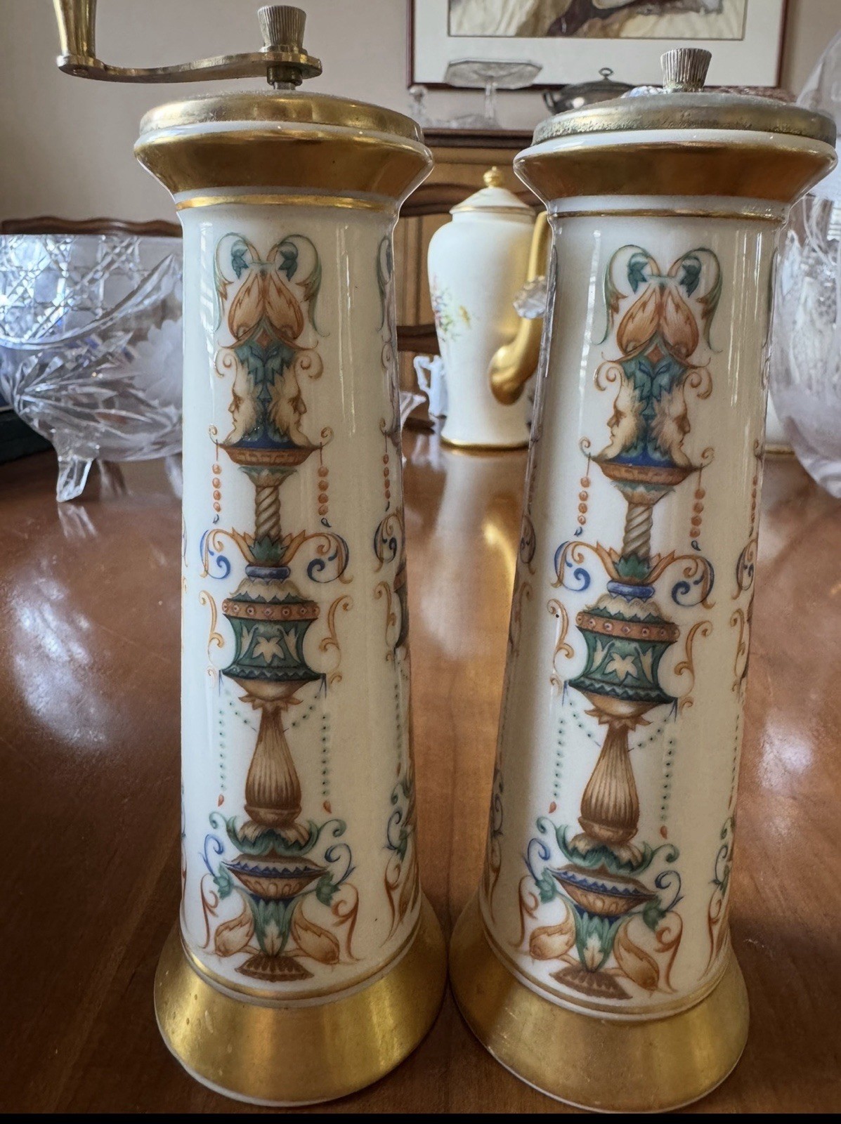 LENOX “LIDO” Tall Salt And Pepper Set, 24k Gold Trim, Antique Rare LENOX “LIDO” Tall Salt And Pepper Set, 24k Gold Trim, Antique Rare