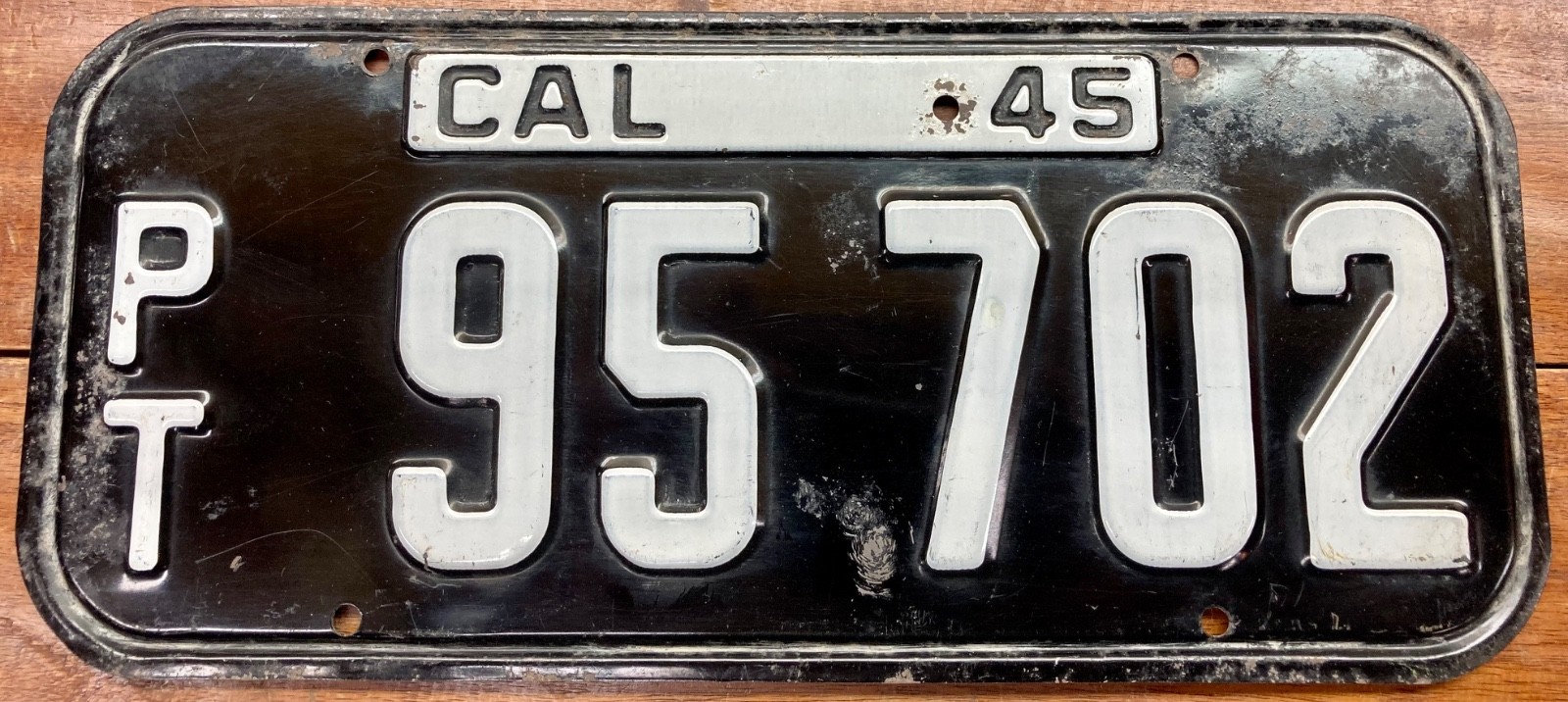 NICE ORIGINAL 1945 1946 CALIFORNIA PNEUMATIC TIRE TRAILER LICENSE PLATE, 95 702