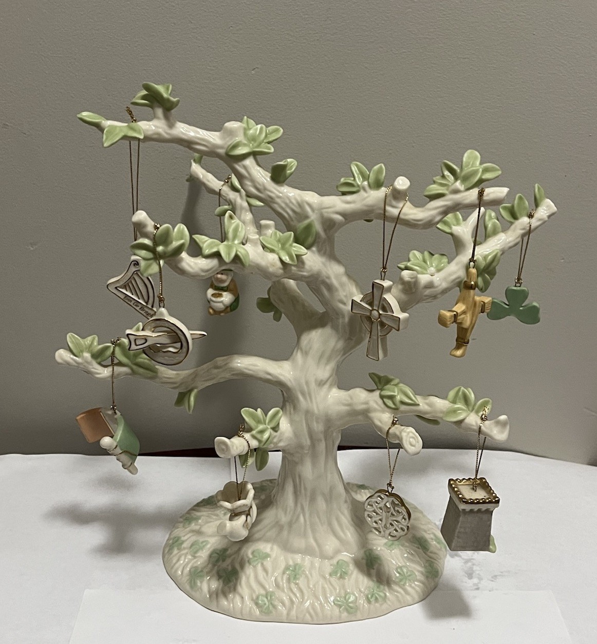 Lenox Luck Of The Irish Tree Fine Ivory China 2005 Ornament Display 10 Charms