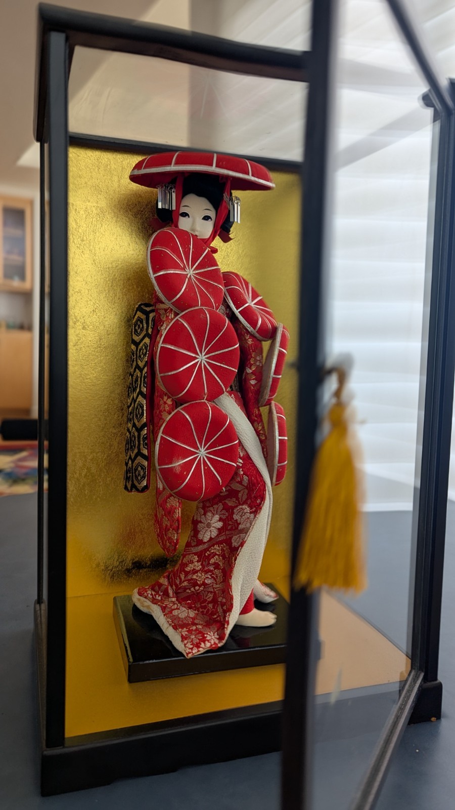 vintage 13 inch Japanese doll in glass case