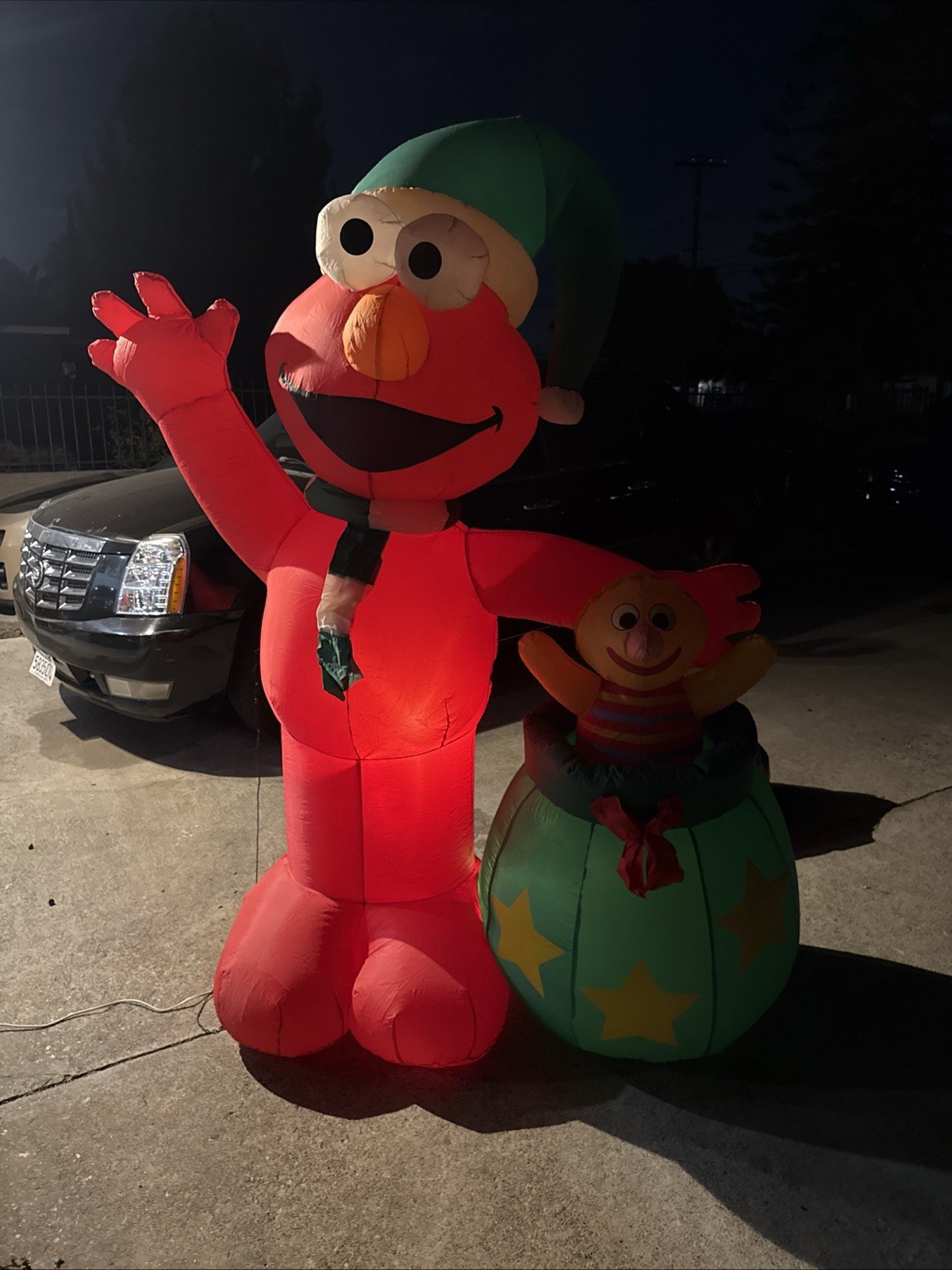 Gemmy Airblown Lights Up Inflatable Elmo 7 ft Indoor/Outdoor Christmas 2006