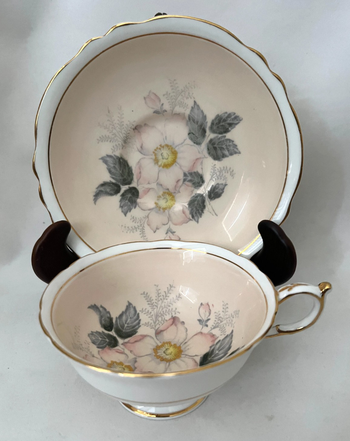 Paragon Double Warrant Fine Bone China Tea Cup Saucer Pink Peach Dogwood Flower Paragon Double Warrant Fine Bone China Tea Cup Saucer Pink Peach Dogwood Flower