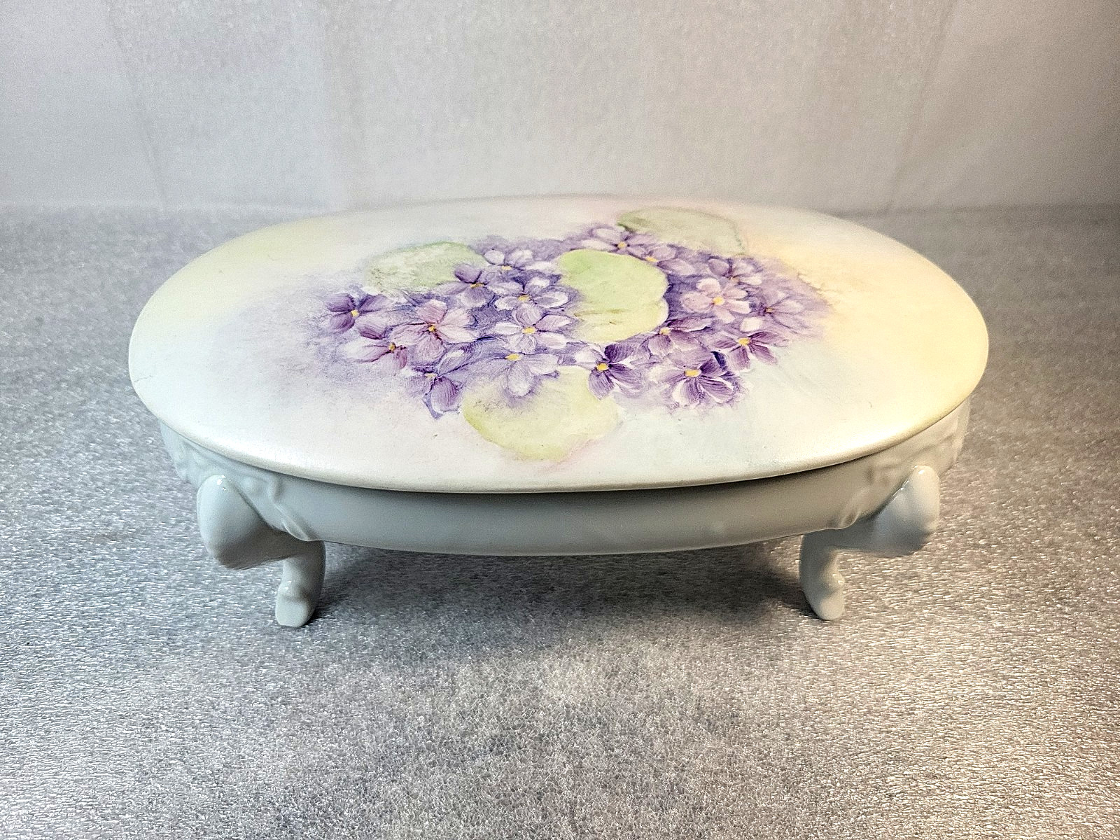 Antique/Vtg Hand-Painted Porcelain Footed Trinket Dresser Box-Purple Violets