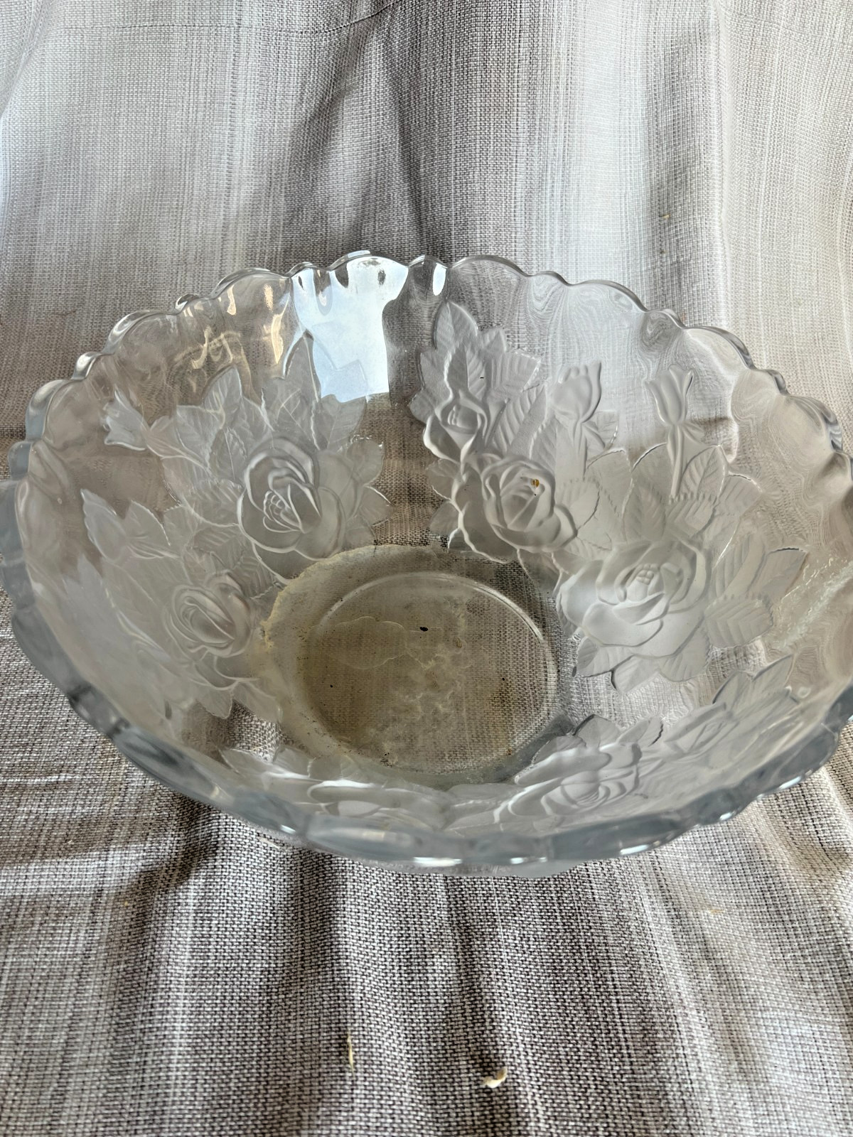 Vintage Studio Nova Winter Rose Frosted Crystal Bowl Scalloped 10\