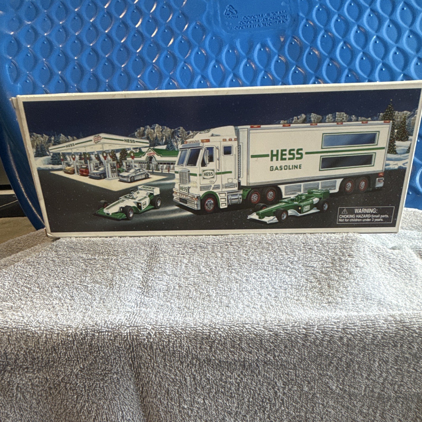 Hess 2003 Gas & Oil Advertising Truck Toy Vehicle w/ Race Cars in Box