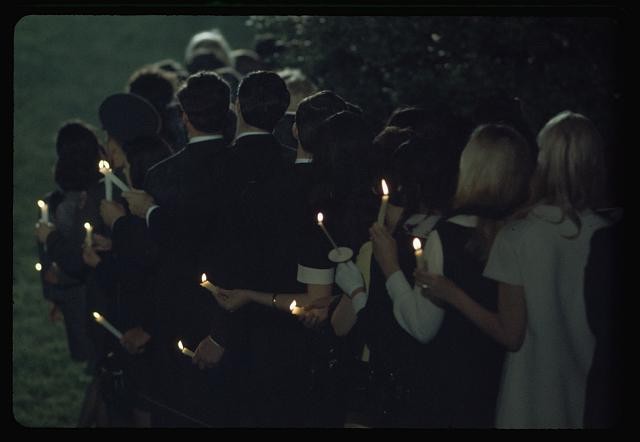 Photo:Robert Kennedy Death Candlelight Vigil 1968 Mourning Crowd