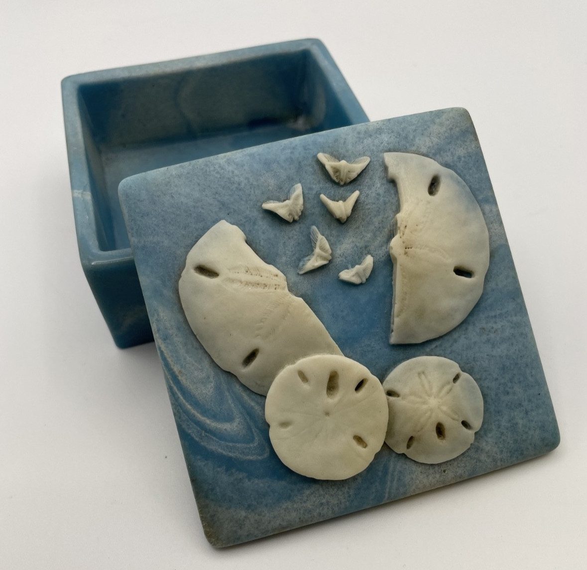 Vintage Blue Soapstone Sand Dollar Sea Birds Trinket Jewelry Lidded Box Vintage Blue Soapstone Sand Dollar Sea Birds Trinket Jewelry Lidded Box