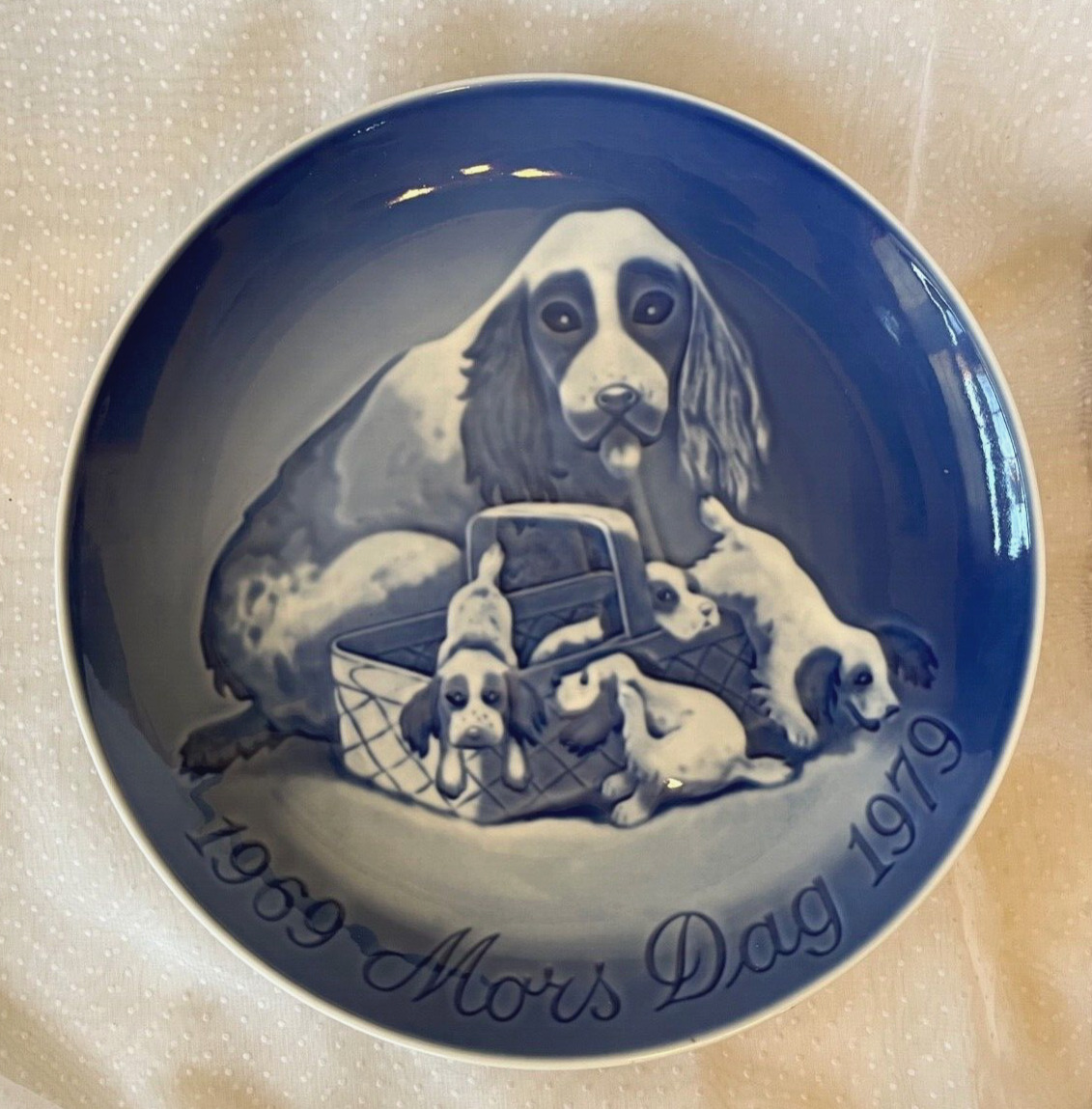Bing and Grondahl Mothers Day Plate (Mors Dag) 1969-1979 Spaniel Dog And Puppies