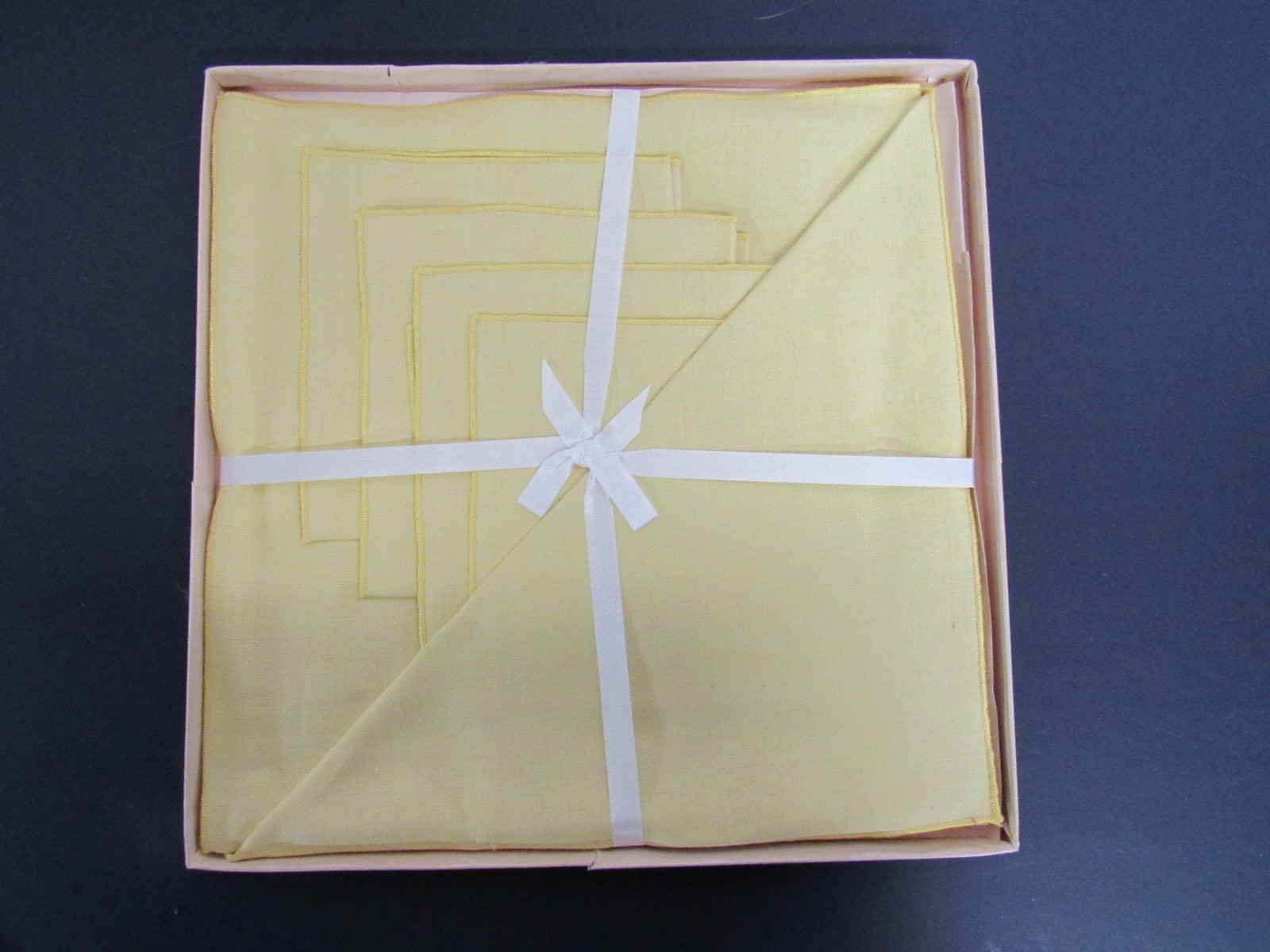 Vintage Peerless 5 Piece Bridge Set Yellow Tablecloth 4 Napkins NOS Boxed