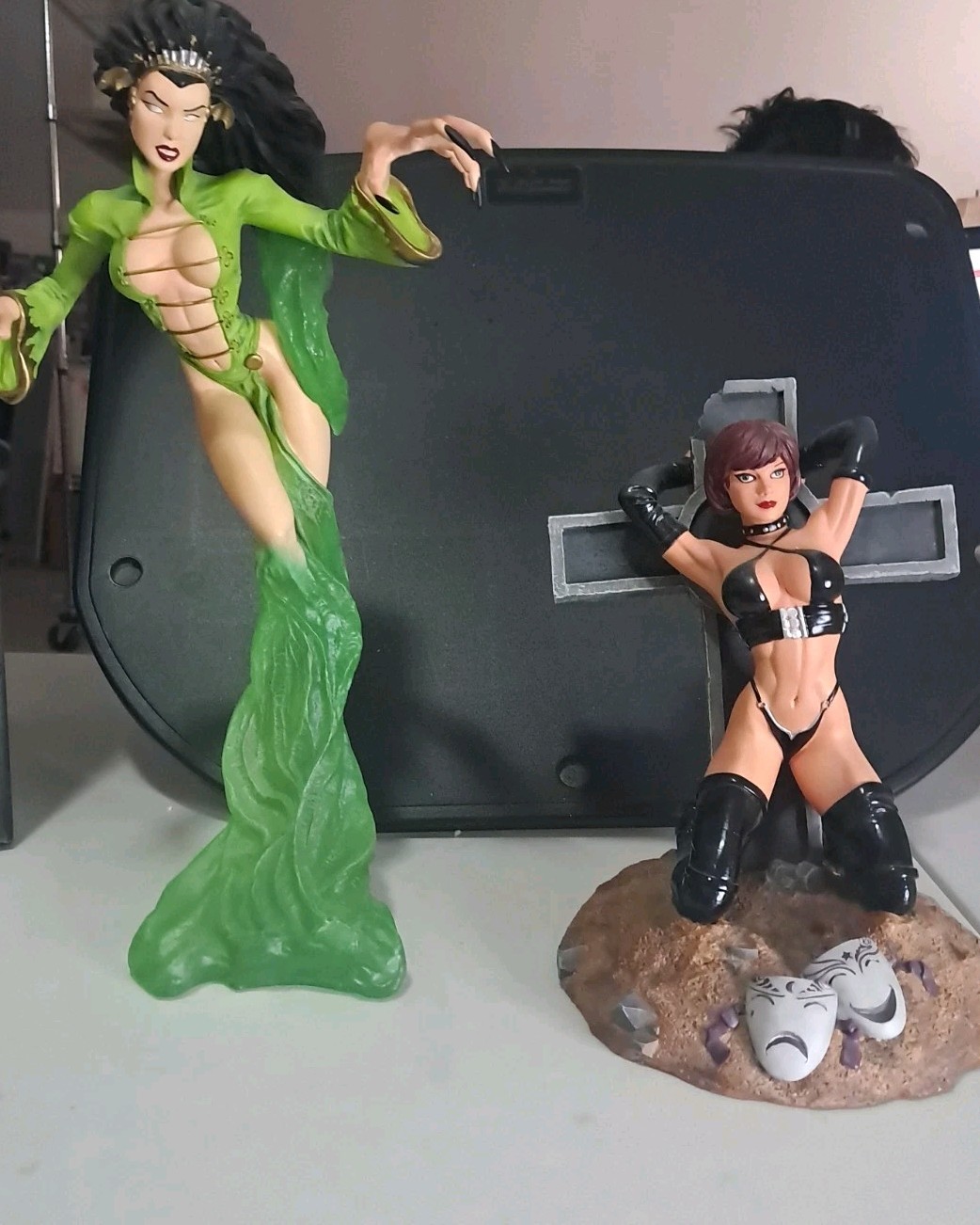 Chaos Comics Brian Pulido\'s Chasity and Jade Cold Cast Statue Cold Cast w/ COA