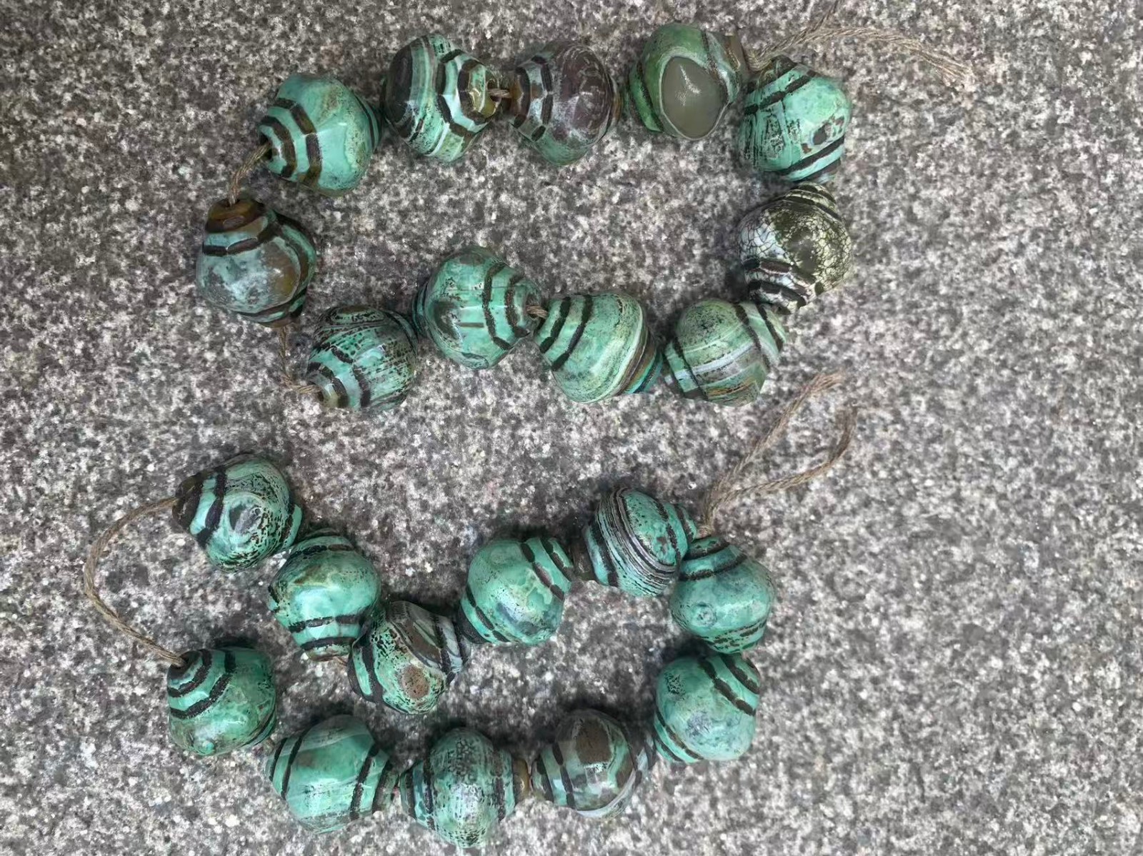 2Pcs Lovely Rare Tibetan Natural Old Blue Agate Dzi Beads Prayer Bracelets 
