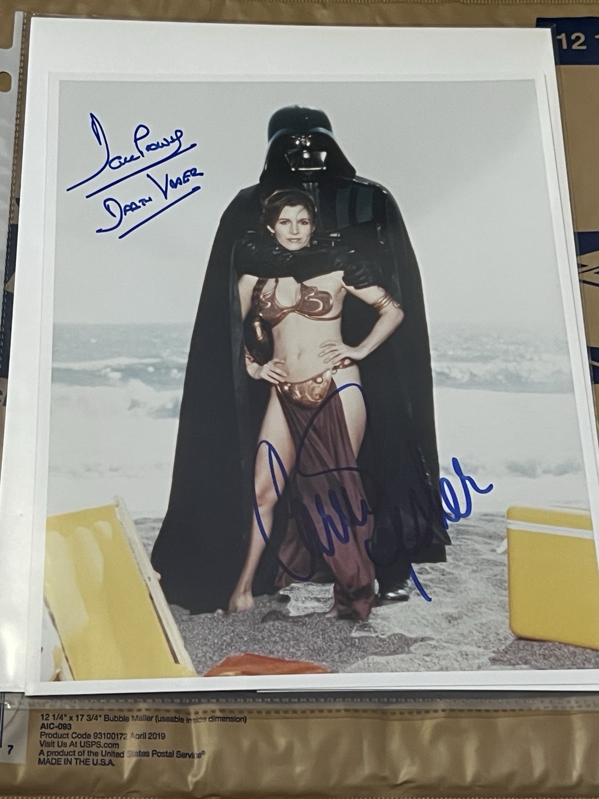 Carrie Fisher & Dave Prowse Dual Sign Star Wars Photo - Princess Leia Slave/