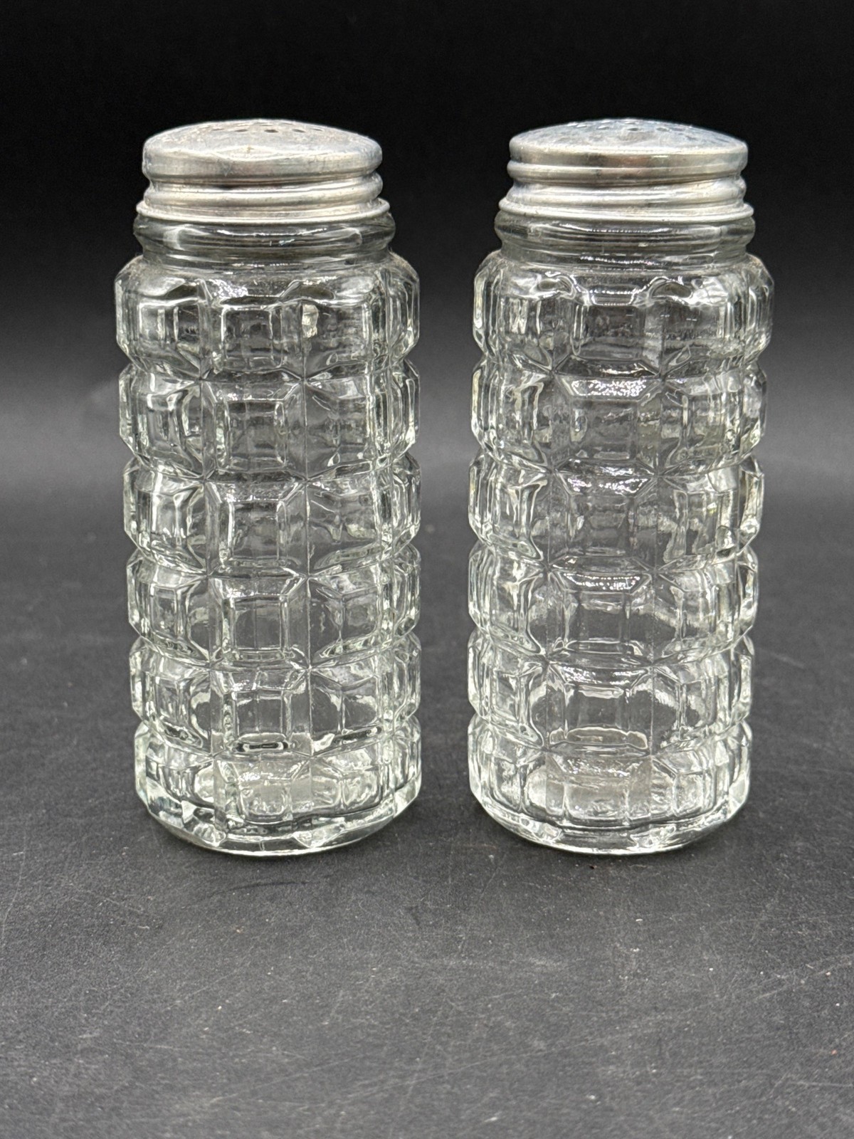 Anchor Hocking Clear Glass Salt & Pepper Shakers With Metal Lids 4 1/4\