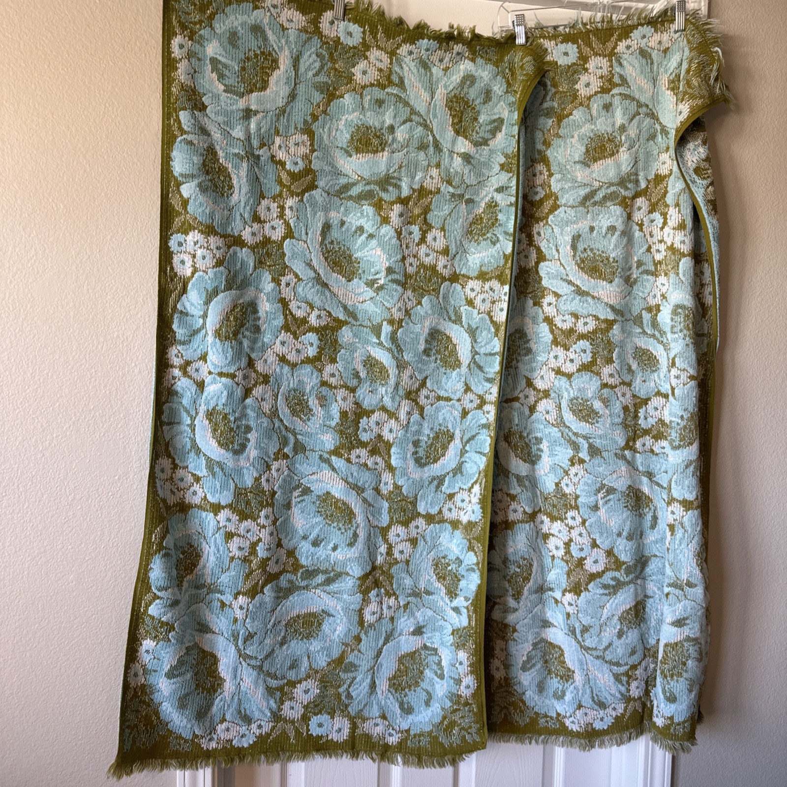 2 Vintage Fieldcrest Floral Bath Towel Green & Blue Retro Fringe Roses 55x25 USA