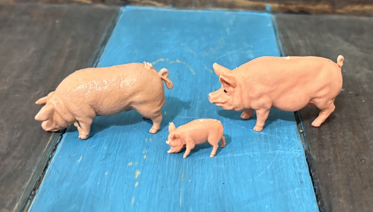 Vintage 3 Piggies Pigs Piglet Sow Plastic Figurines Britain and Hong Kong Vintage 3 Piggies Pigs Piglet Sow Plastic Figurines Britain and Hong Kong