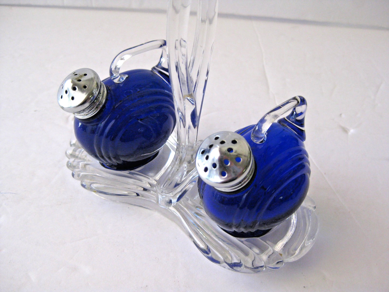 VINTAGE CAMBRIDGE GLASS NAUTILUS COBALT BLUE SALT & PEPPER SET   VERY GOOD