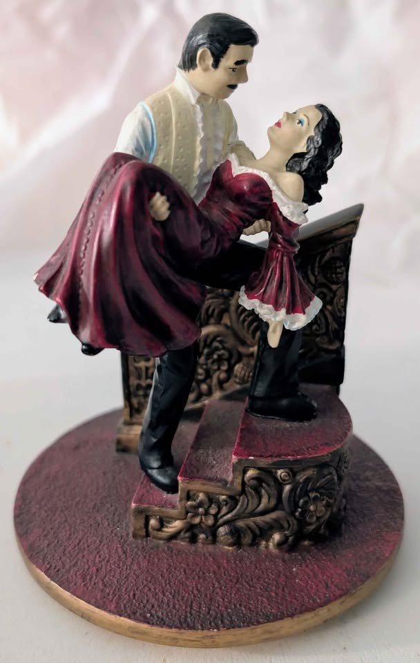 Gone with the Wind Rhett and Scarlett Staircase Figurine and Music Box