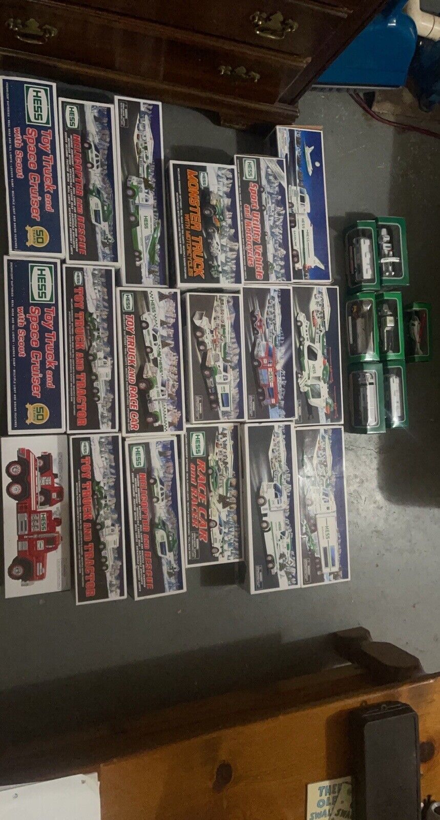 Hess truck Lot In Mint Condition 1999-2015 (NEED GONE ASAP) & Hess Minis