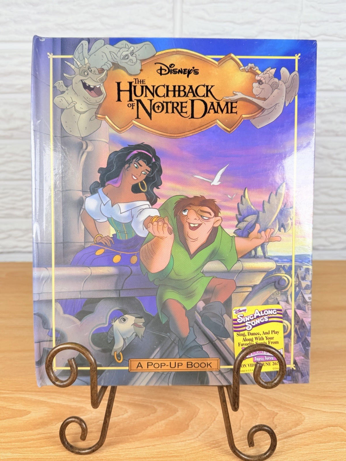 New Vintage 1996 Disney Hunchback of Notre Dame Pop-Up Book Sealed 1st Printing