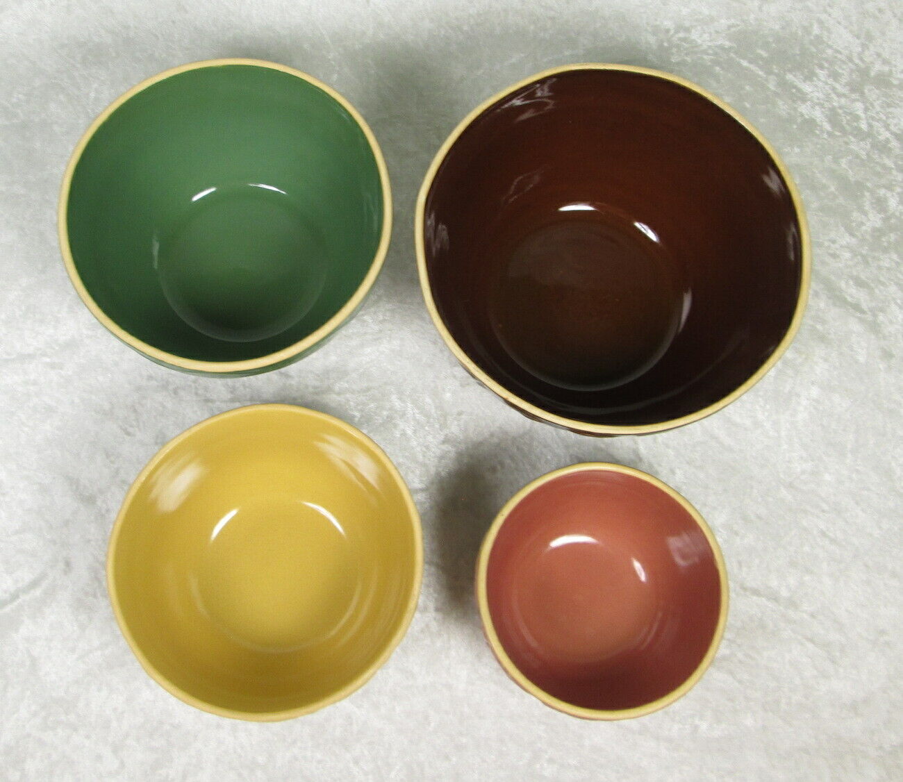 Set of 4 Gooseberry Pottery Patch Mixing Bowls