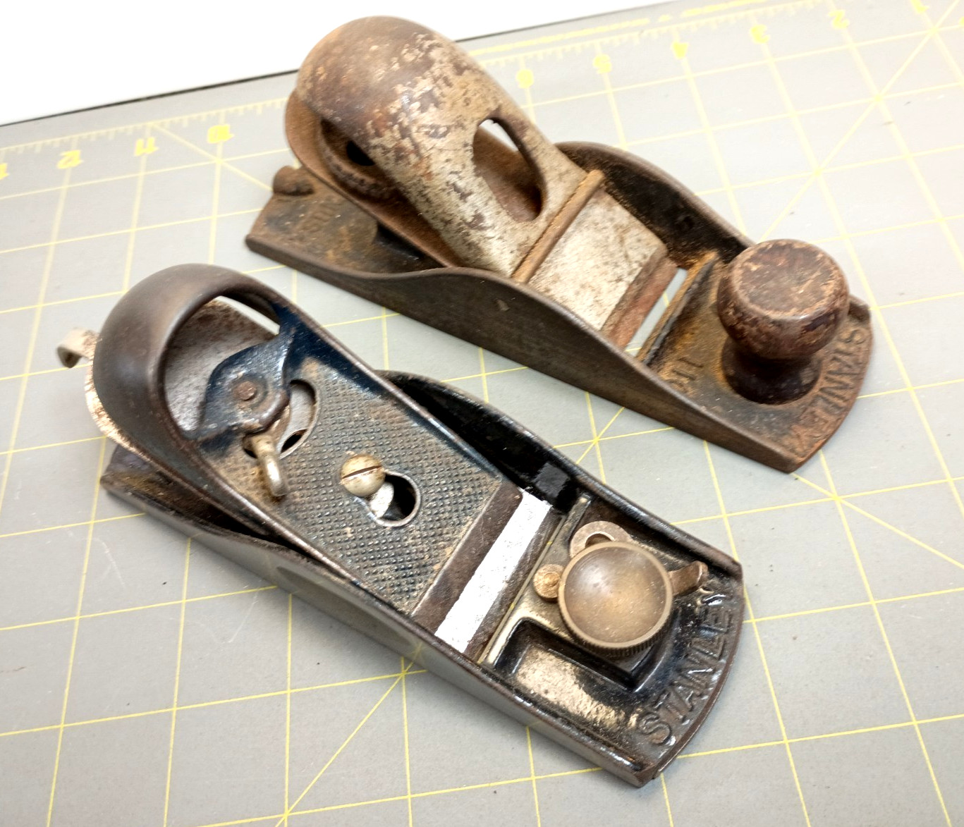 PAIR Vintage Stanley No 9 1/2 Block Plane No 110 Plane Old Estate Barn Find KG