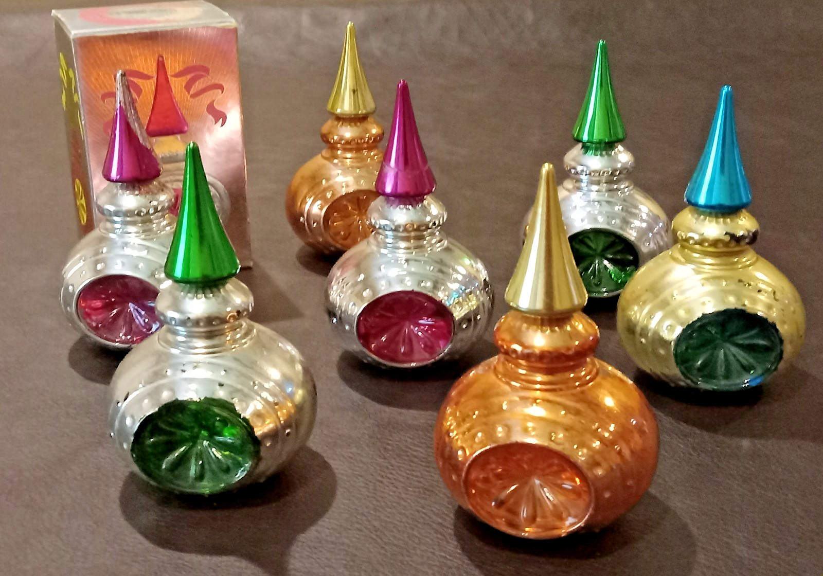 vtg 1969 Avon Christmas Ornament 7 Decanters