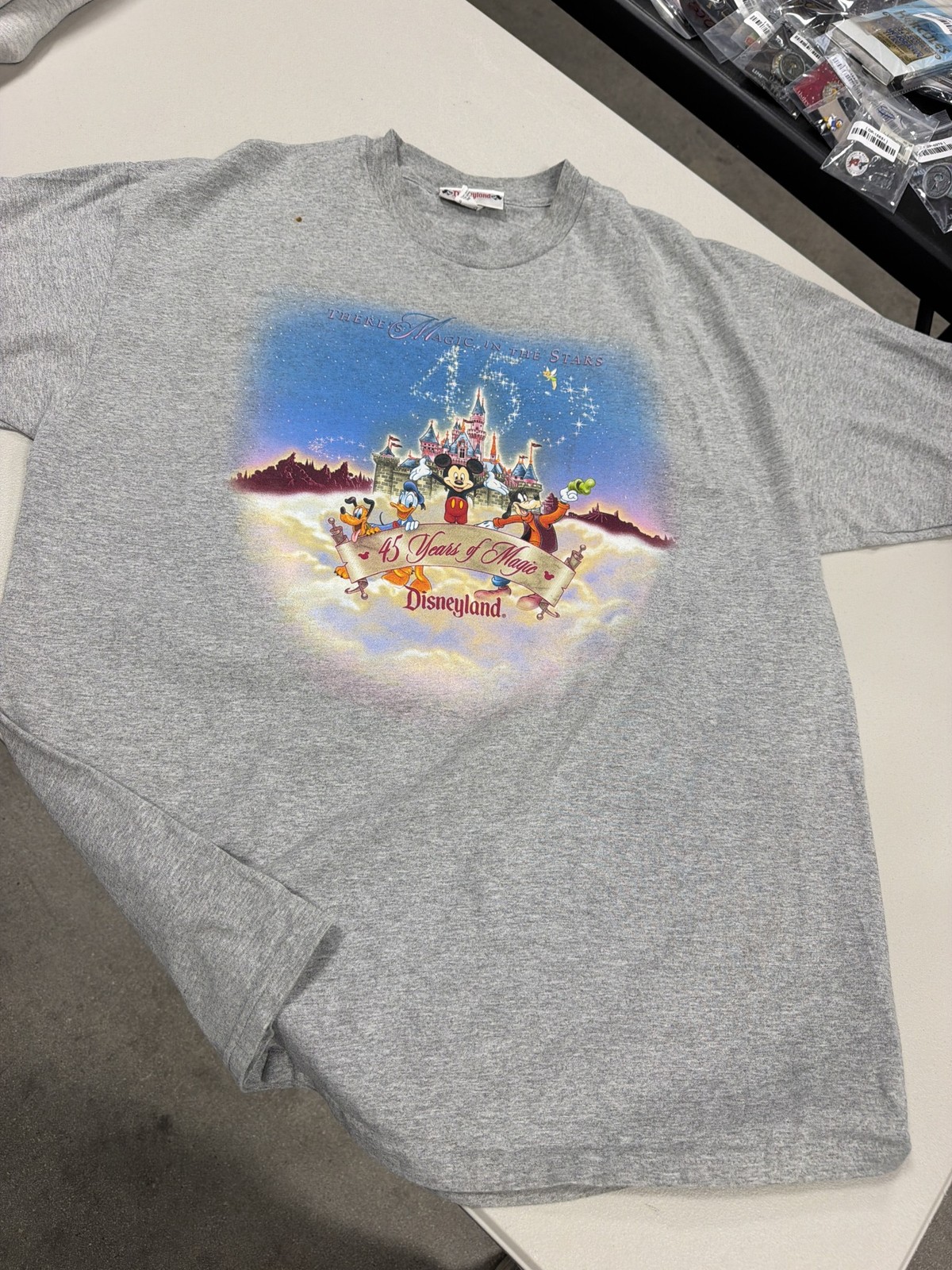 Vintage 2000 Disneyland 45 Years of Magic T-Shirt Gray Mickey Castle Made USA XL