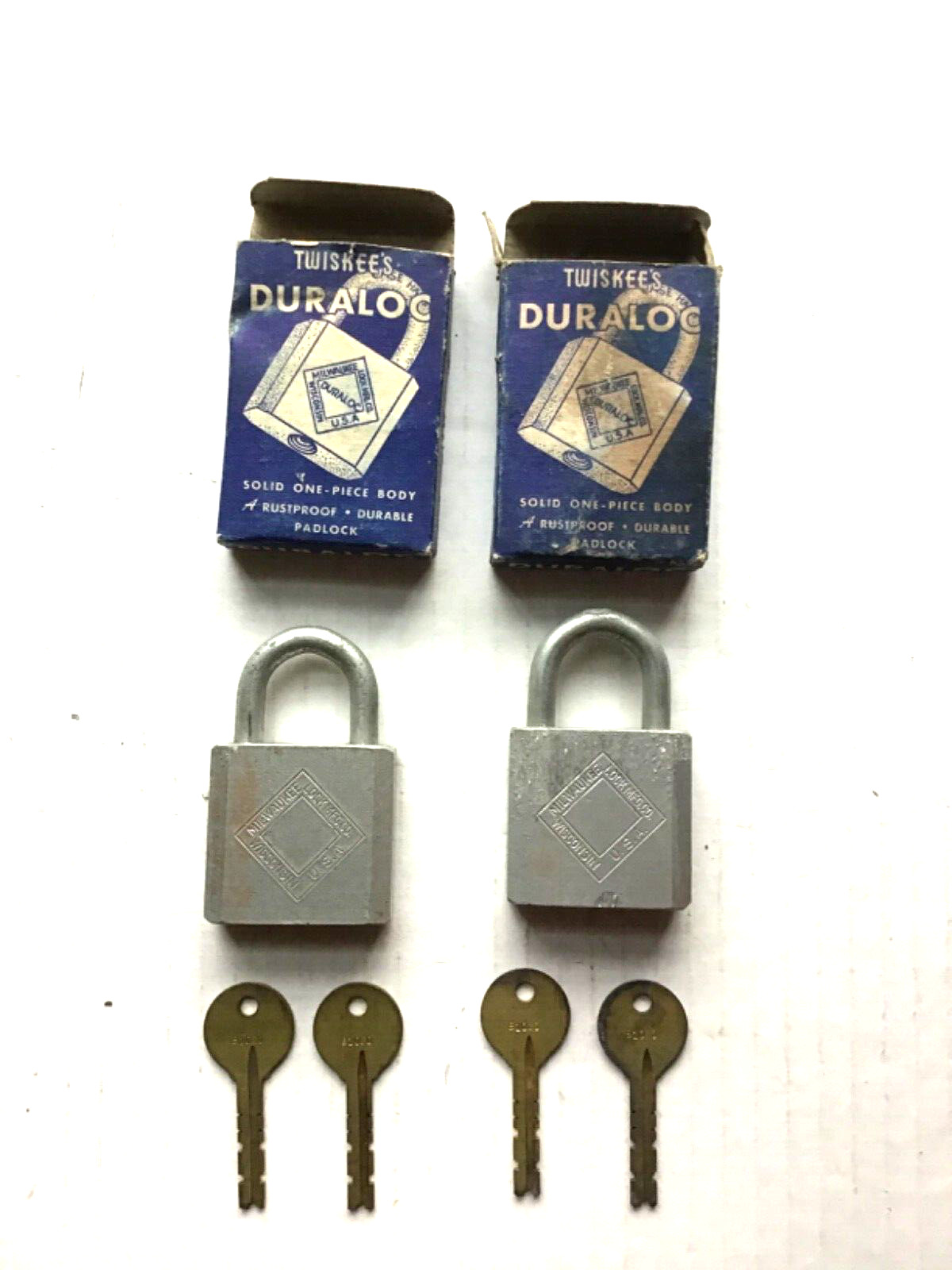 Vtg Pair TWISKEE Milwaukee Lock & Manufacturing Co. WI Padlocks + Keys + Boxs