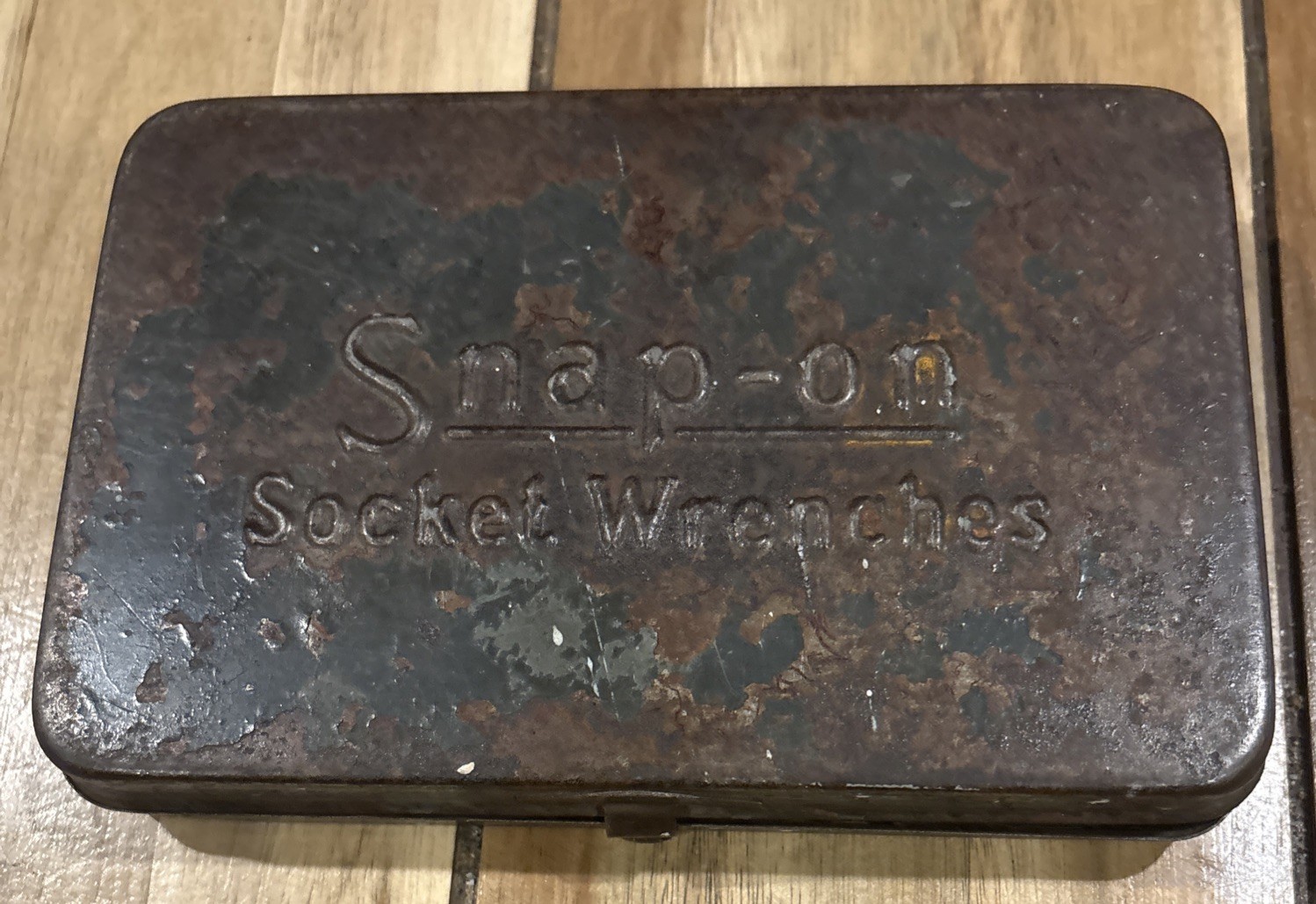 Vintage Embossed Snap-On Undeline Logo Socket Wrenches EMPTY Metal Box Case