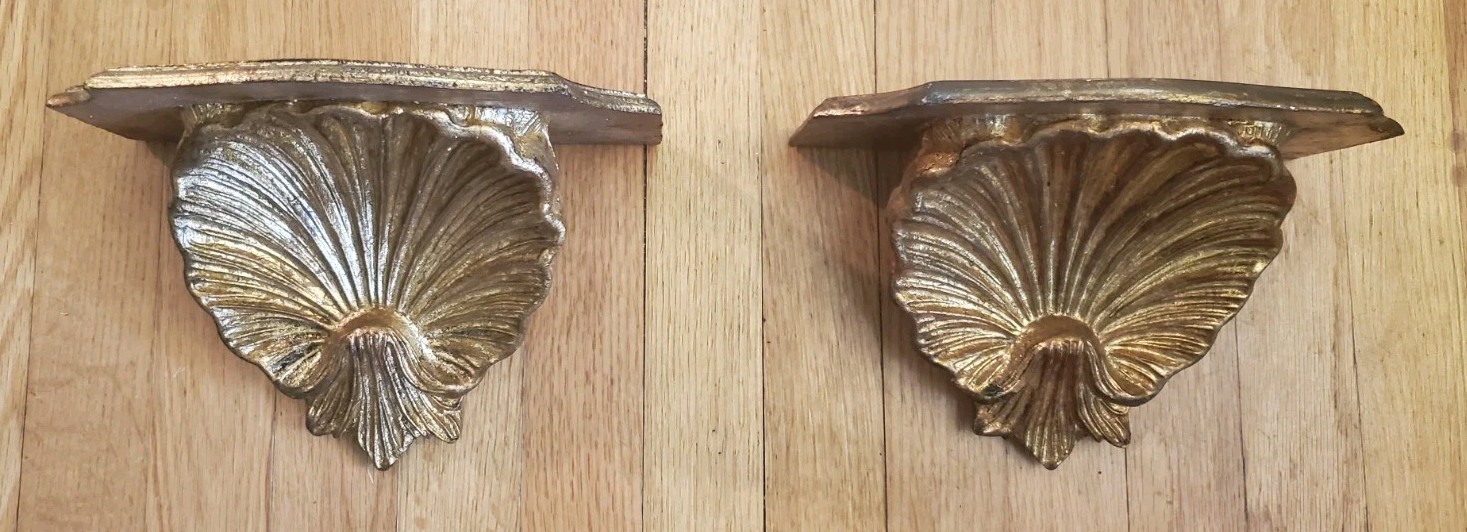 Vtg Pair Gilt Carved Wood Scallop Shell Wall Shelves Corbels Hollywood Regency
