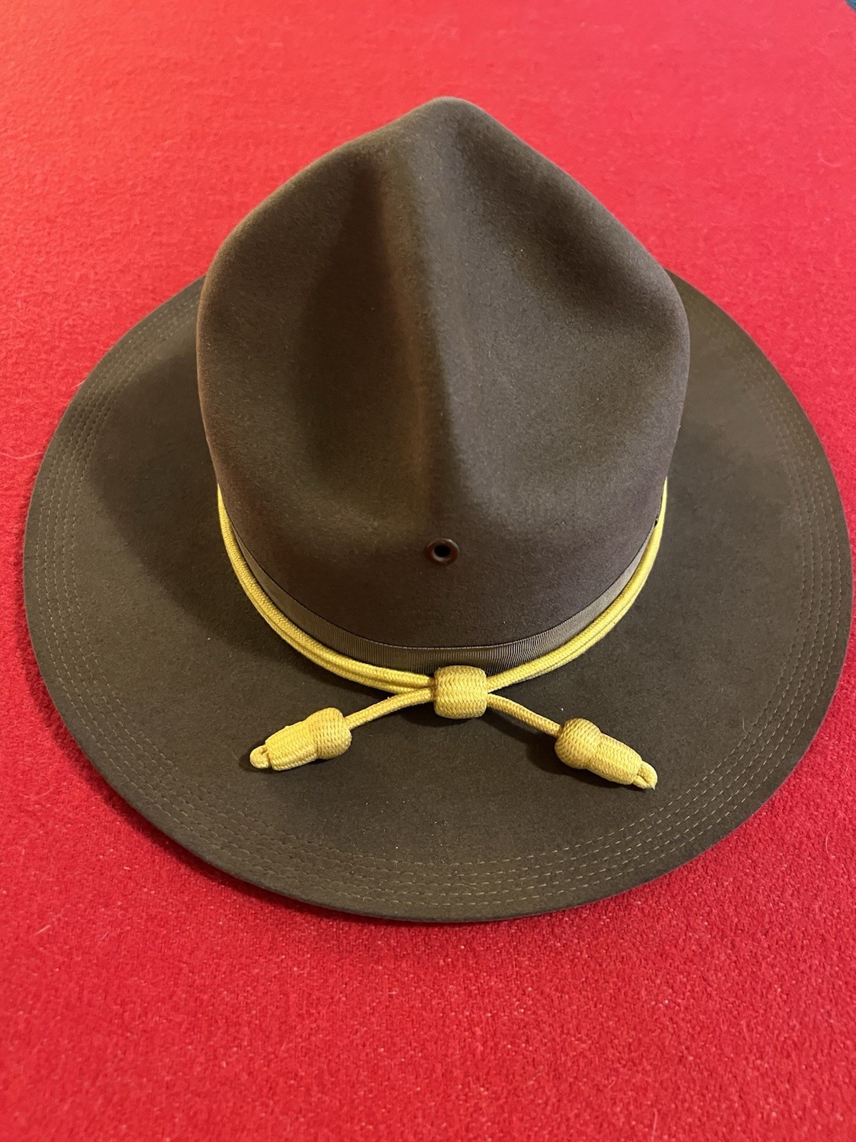 WWI Campaign Hat & Cavalry Cord & \