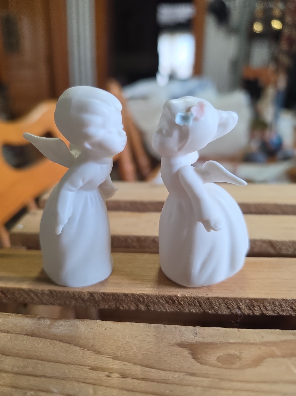 Vintage Napcoware Kissing Boy & Girl Angels Figurine Set