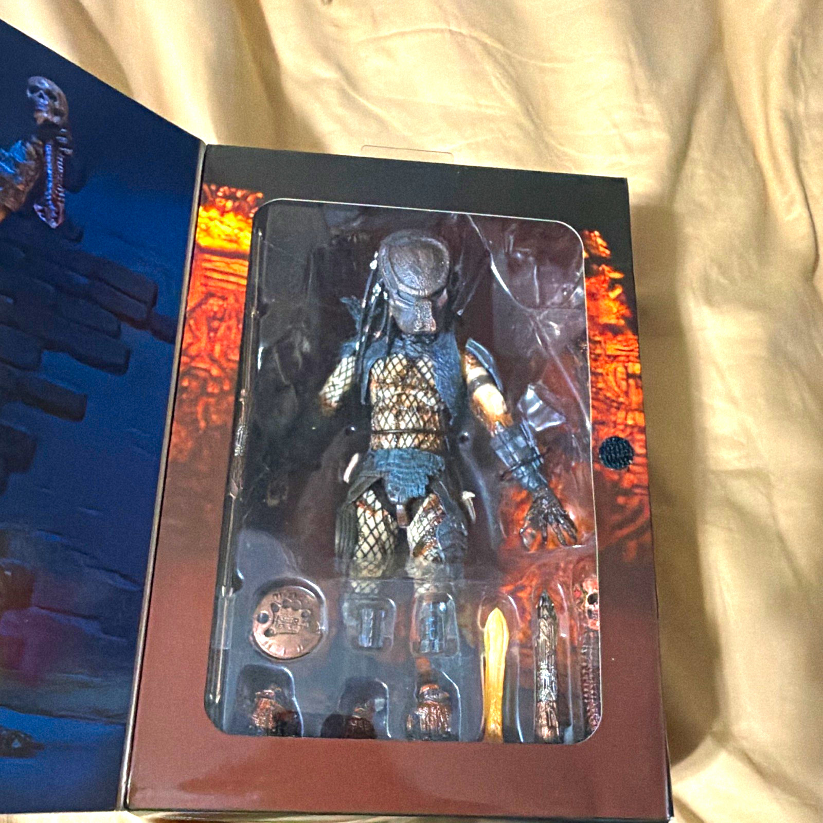 NECA Predator 2 City Hunter Predator Collectible Figure w/ Accessories Box 2014