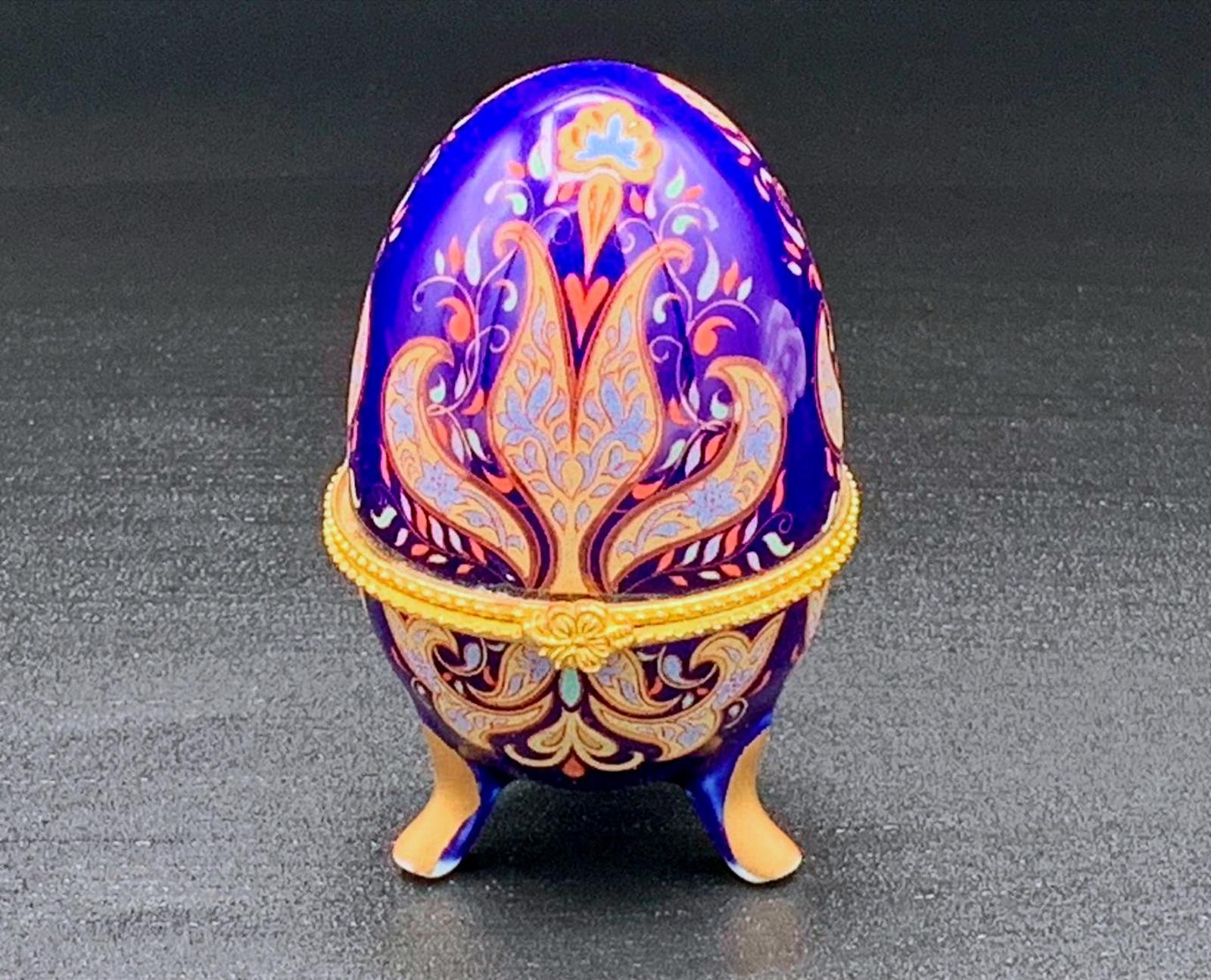 VINTAGE Hand-Painted Blue &Gold Ornate Egg Trinket Box Collectible Display Piece