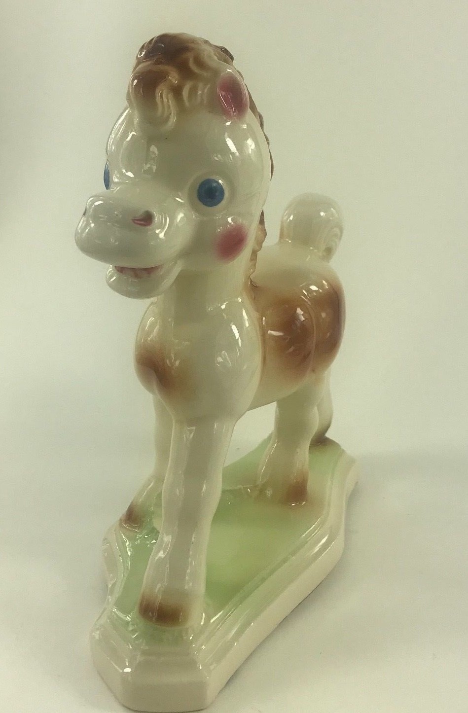 Charming Vintage Horse Porcelain Figurine A12-10