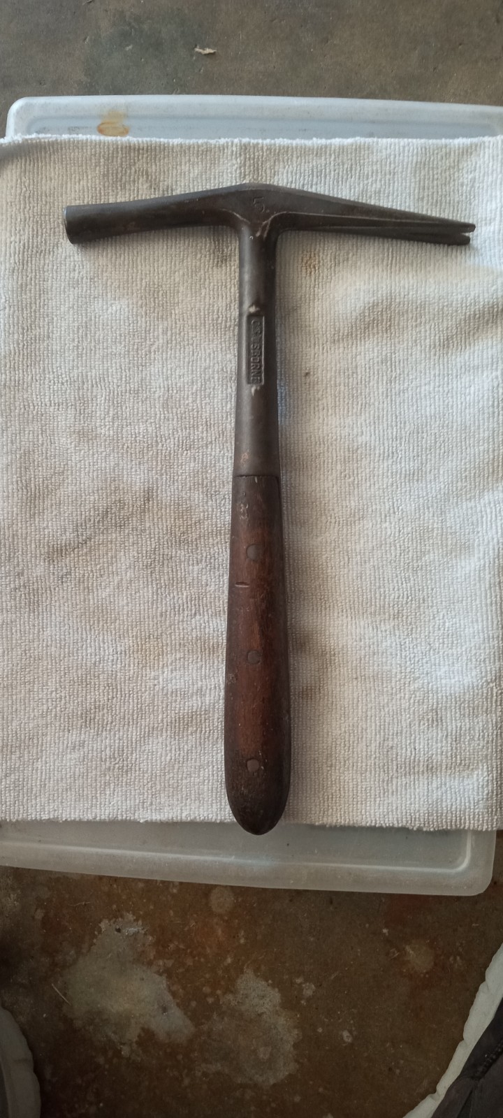 ANTIQUE C.S. OSBORNE & CO. NO.5 PERFECT HANDLE TACK/SADDLE MAKERS HAMMER NICE 