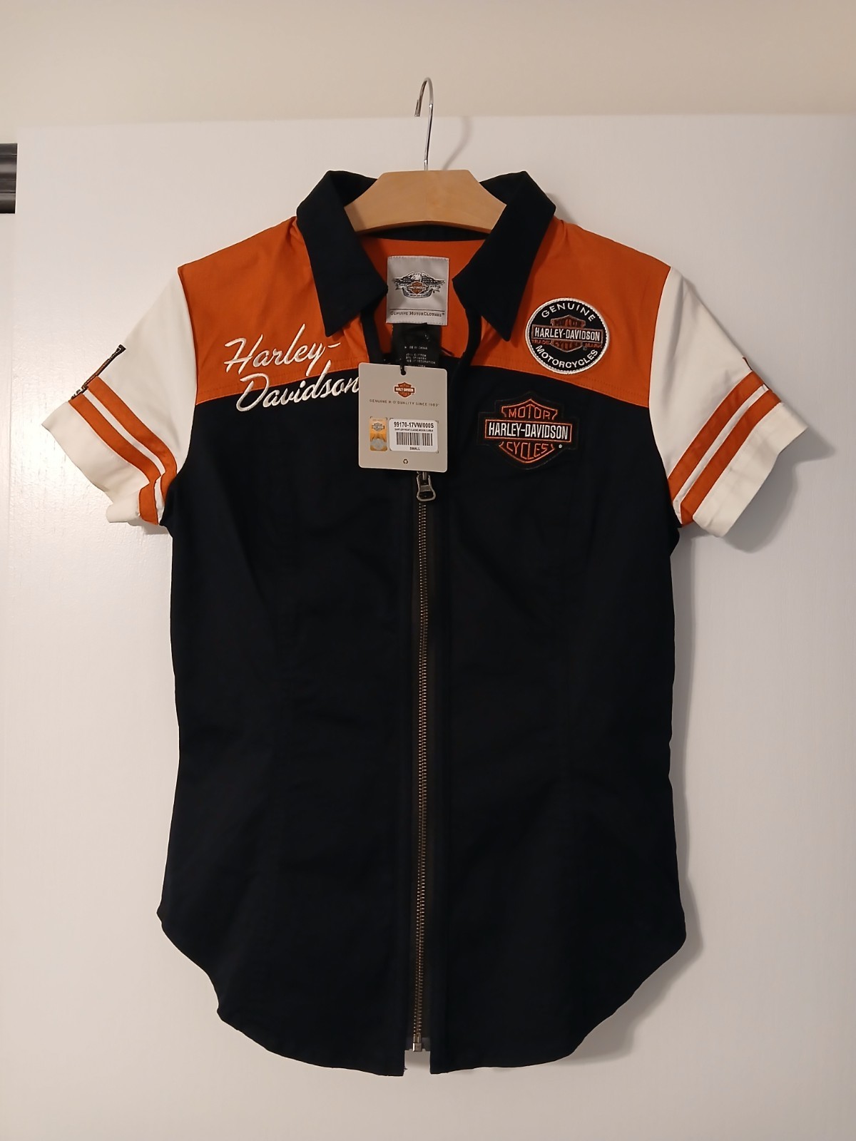 NWT Harley-Davidson Genuine MotorClothes Classic Zip Front Shirt Women’s Small NWT Harley-Davidson Genuine MotorClothes Classic Zip Front Shirt Women’s Small