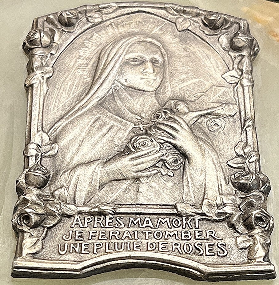 France 1910´ antique St. Therese of Jesus, flowers, gorgeous stand desk France 1910´ antique St. Therese of Jesus, flowers, gorgeous stand desk