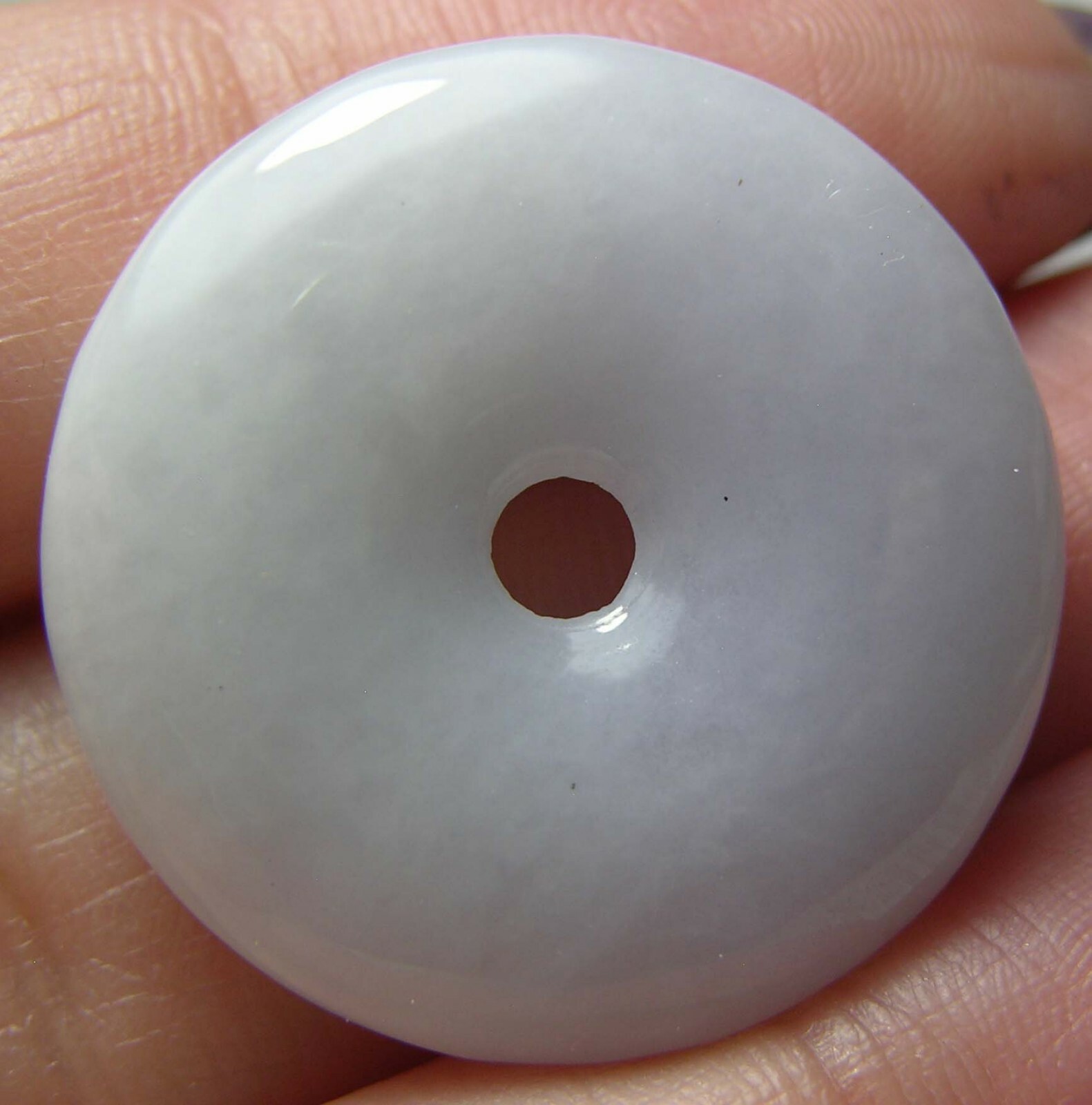 #4 100% Natural 39.90ct Untreated Lavender Jade Donut Shape Pendant 7.90g 25mm