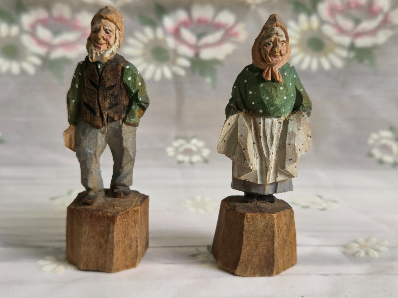 Vintage Figural Wood Hand Carved Miniature Old Man & Woman, German
