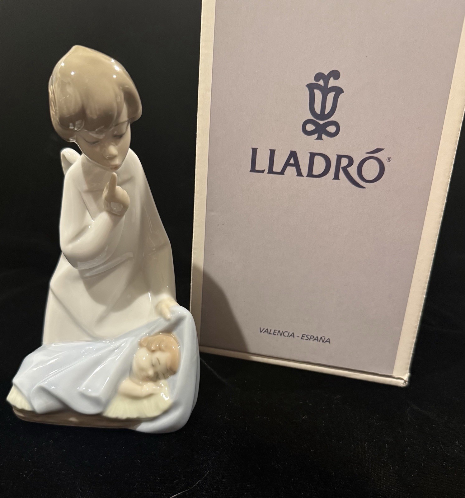 LLADRO Angel With Baby - Glossy FInish - Mint In Box, Retired.  4635