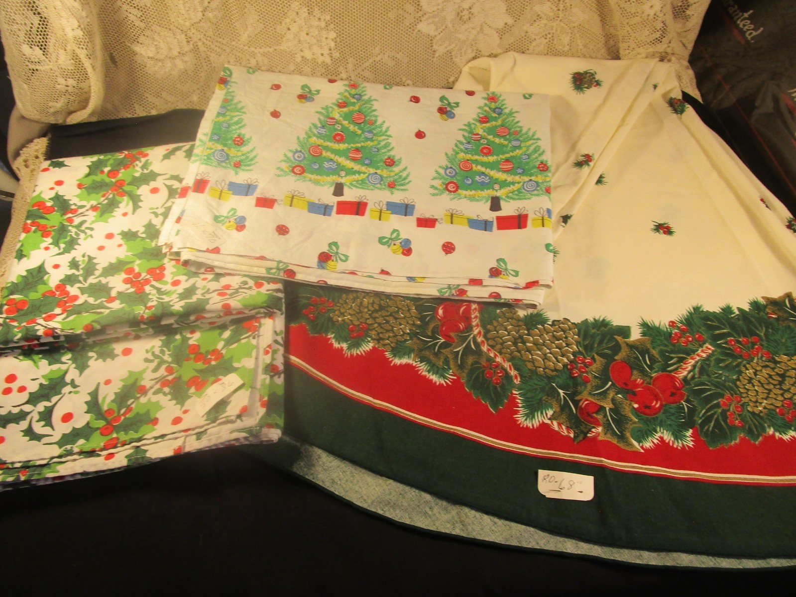VTG. 3 COTTON CHRISTMAS TABLECLOTHS WITHOUT DAMAGE. 