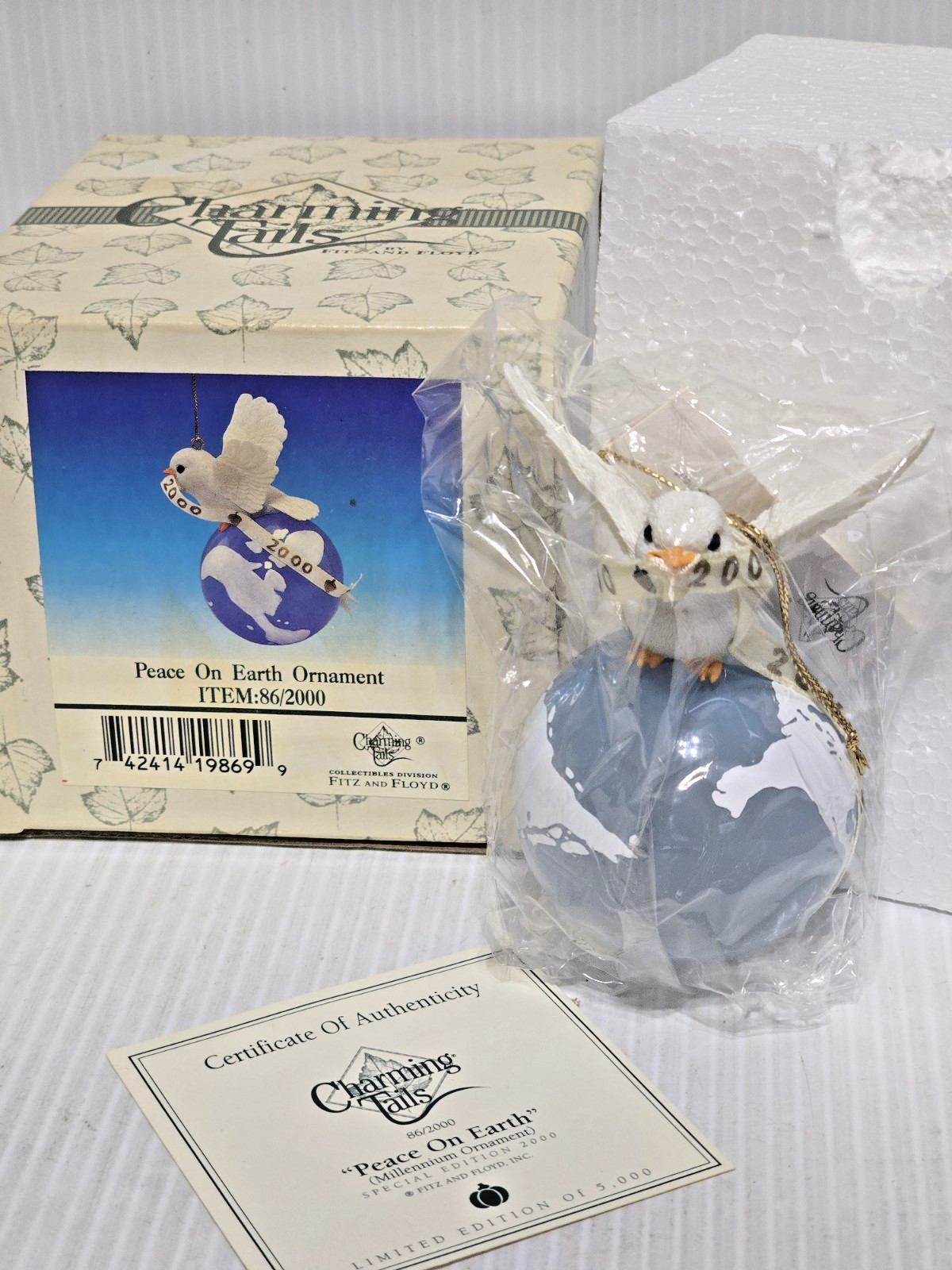 Fitz & Floyd Charming Tails PEACE ON EARTH 86/2000 Millennium Ornament w/COA
