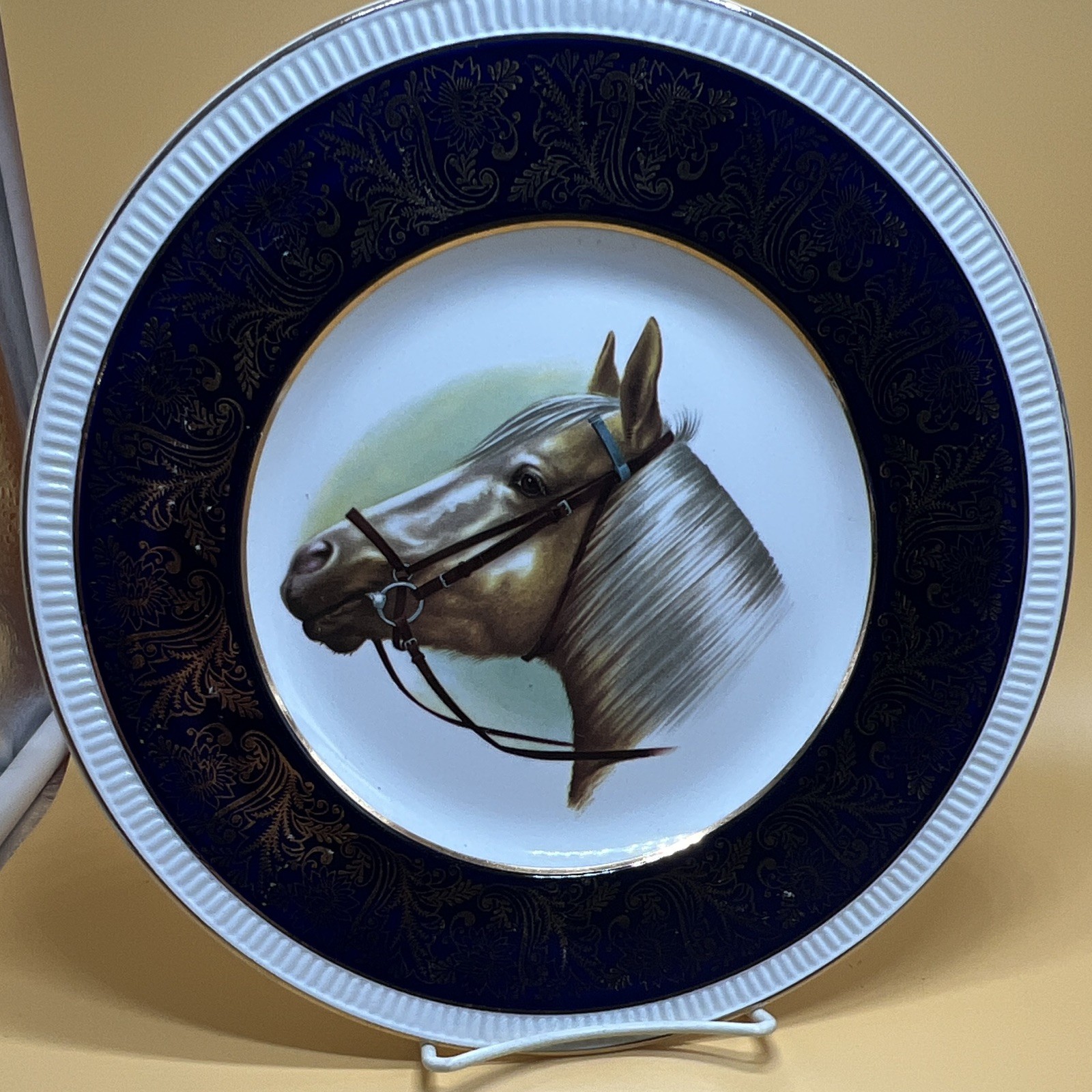Vintage English equestrian collector plate